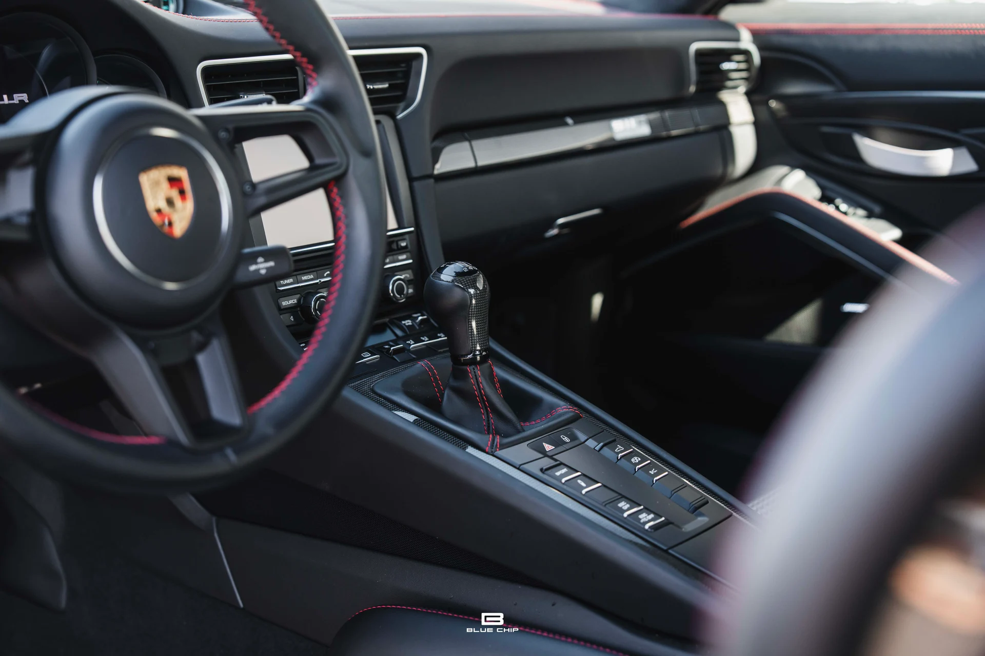 mph039_3108366920_6a2c7e12942a3e4d37d45e6b_2016_Porsche_911_R_40_a2dbcc3523