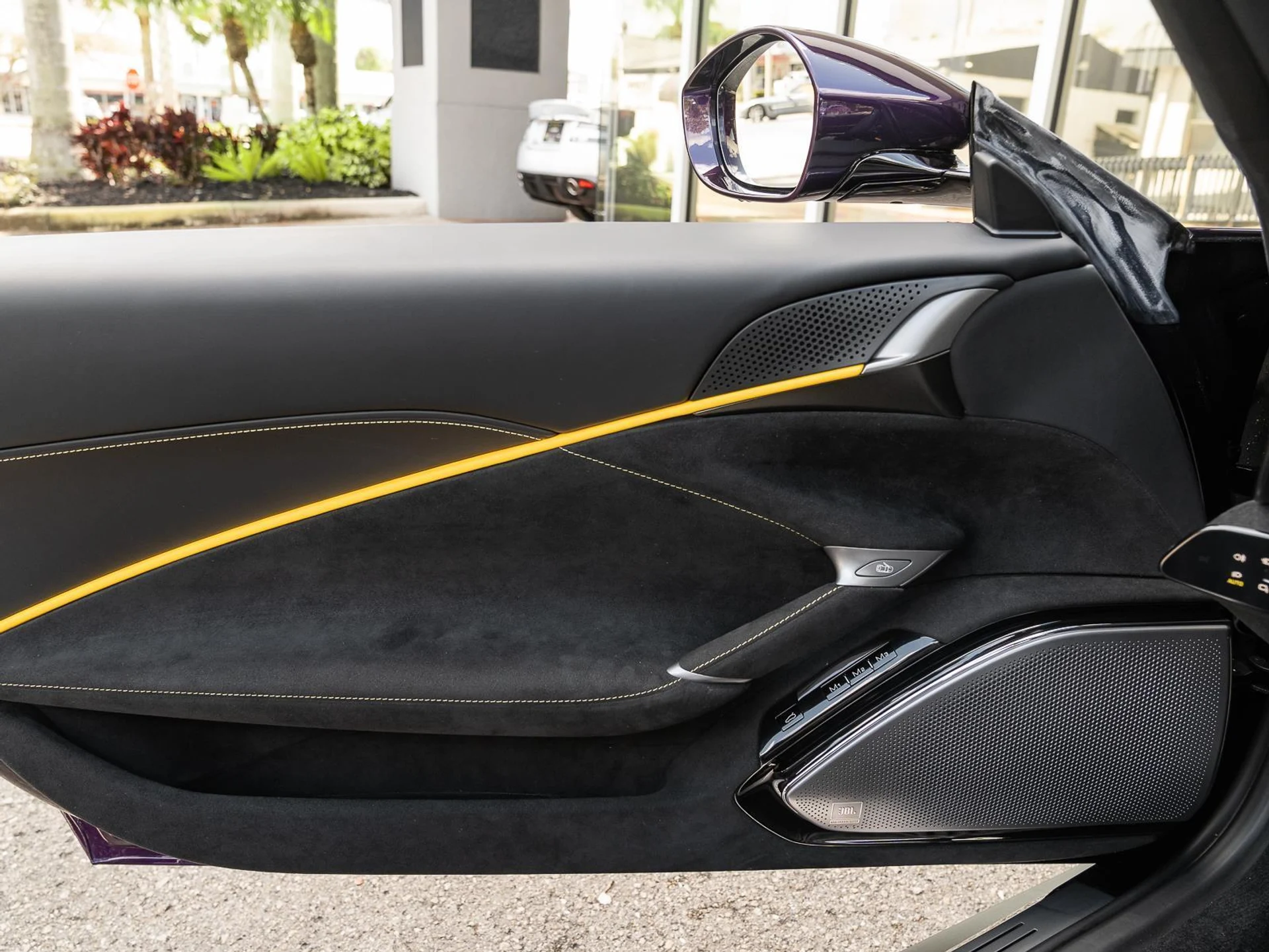 mph039_3117070598_Used_2025_Ferrari_Roma_Spider_Convertible_1772576630_23e8bc3338