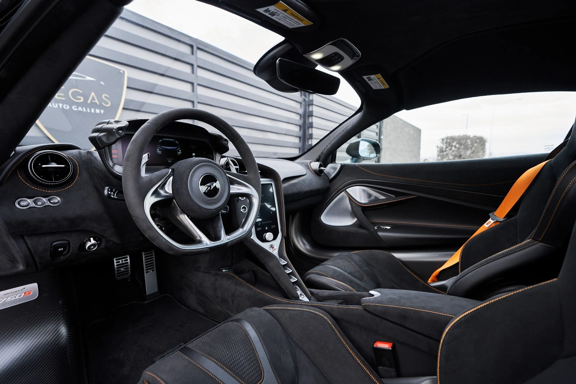 mph039_3120120051_Used_2024_Mc_Laren_750_S_1762992855_f3e1e43e43