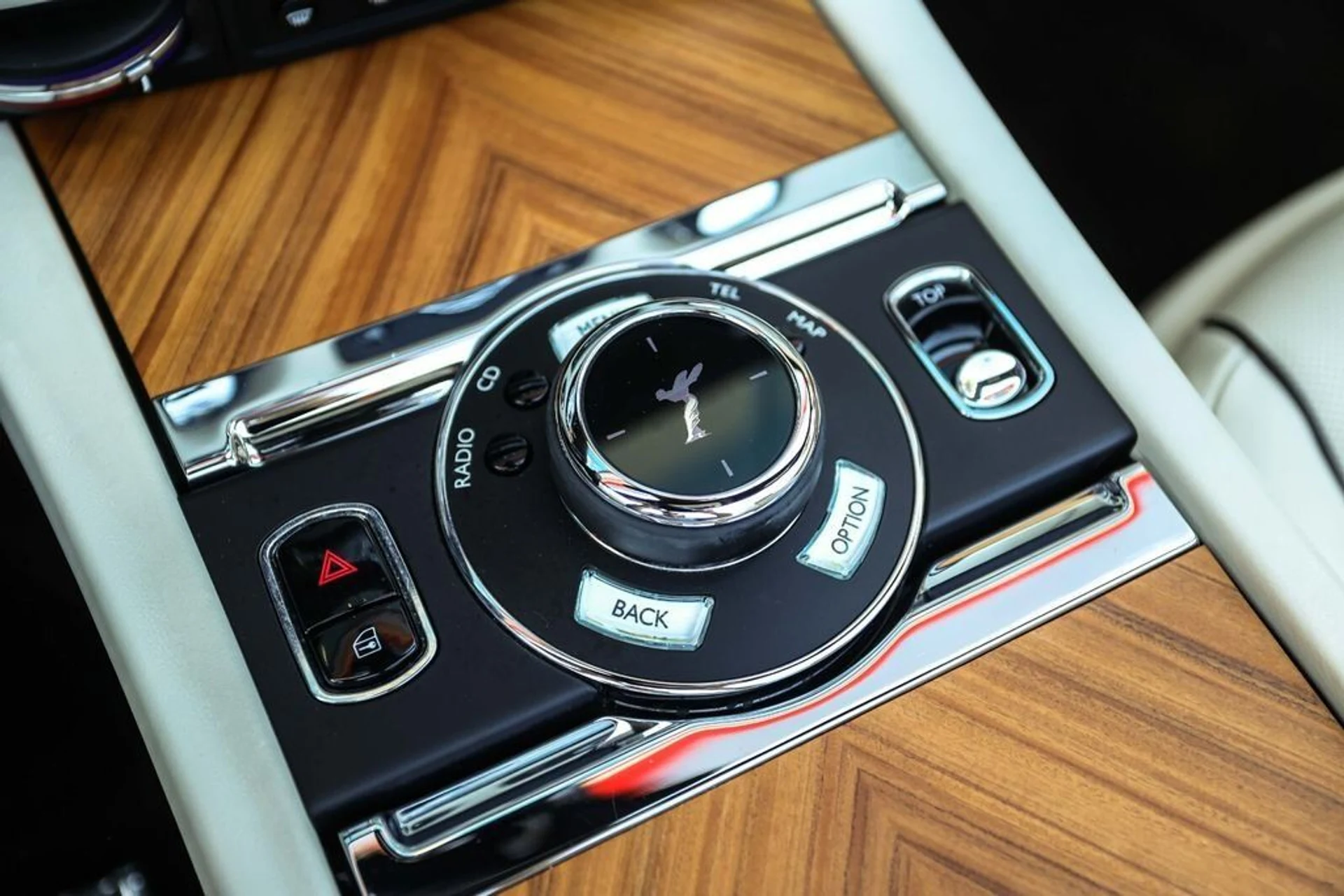 mph039_3130714799_323adce7f84dc4f6b03923c6f2ed9d04_f6d825a9ba