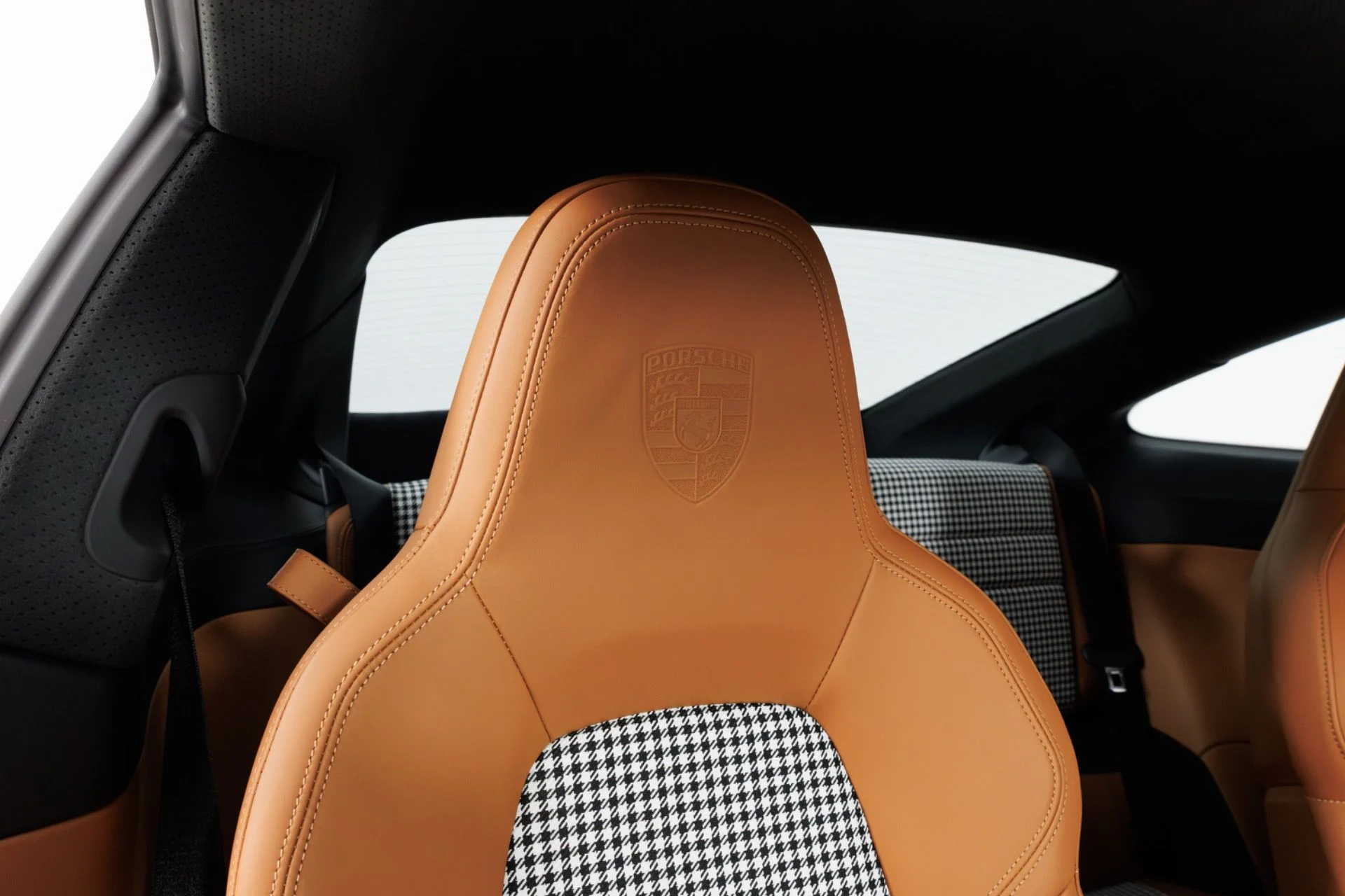 mph039_3132136241_Used_2023_Porsche_911_Sport_Classic_1775497646_580a3387fa