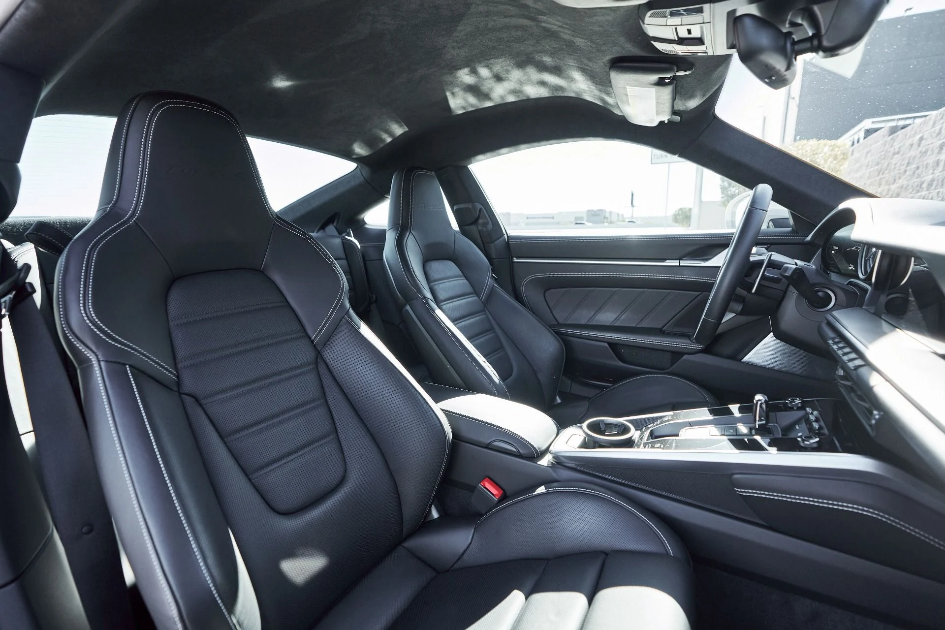 mph039_3137801174_Used_2021_Porsche_911_Turbo_S_1765592993_ca97cab50d