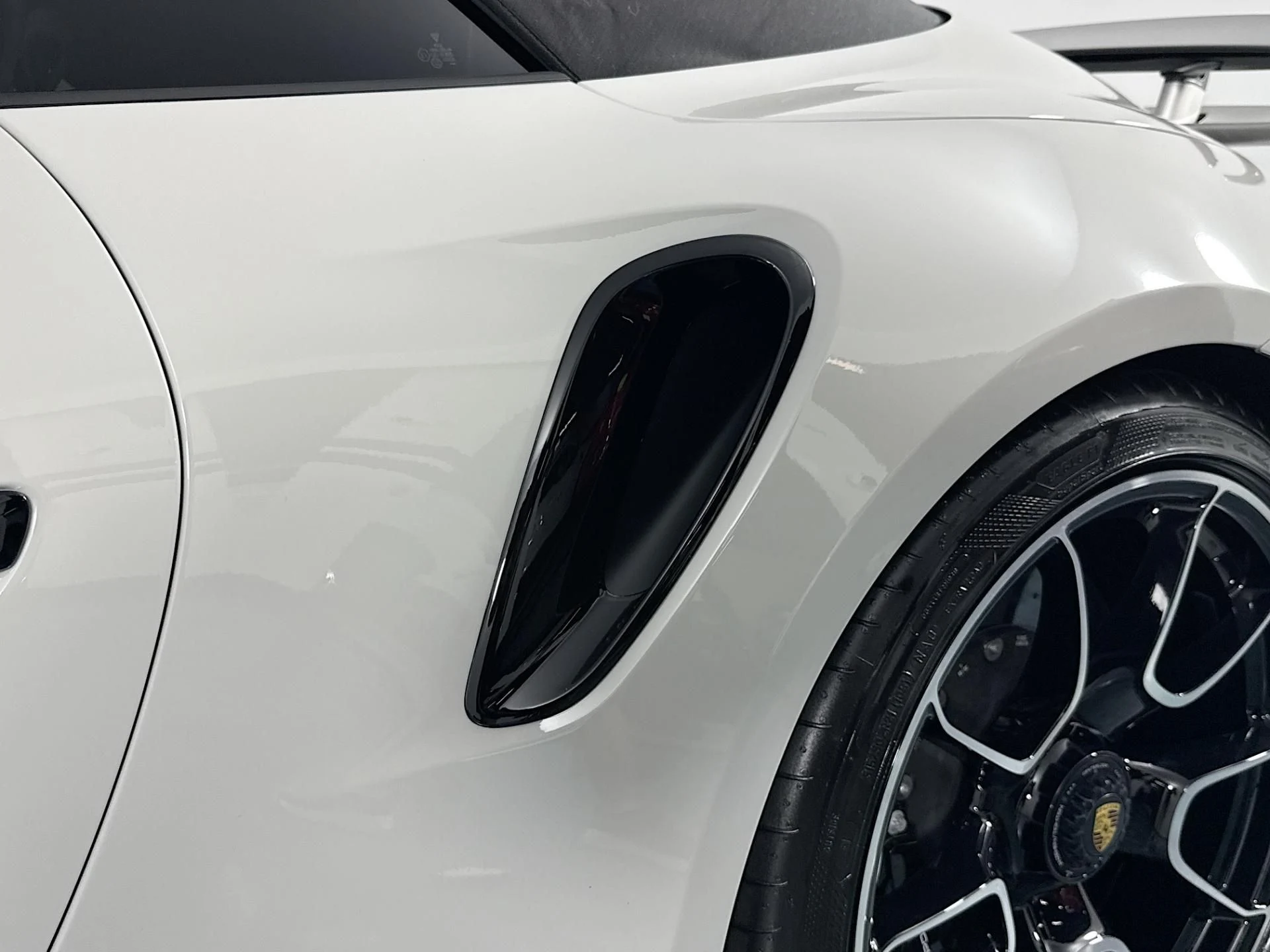 mph039_31420614_Used_2025_Porsche_911_Turbo_S_1785281652_8847b35f94