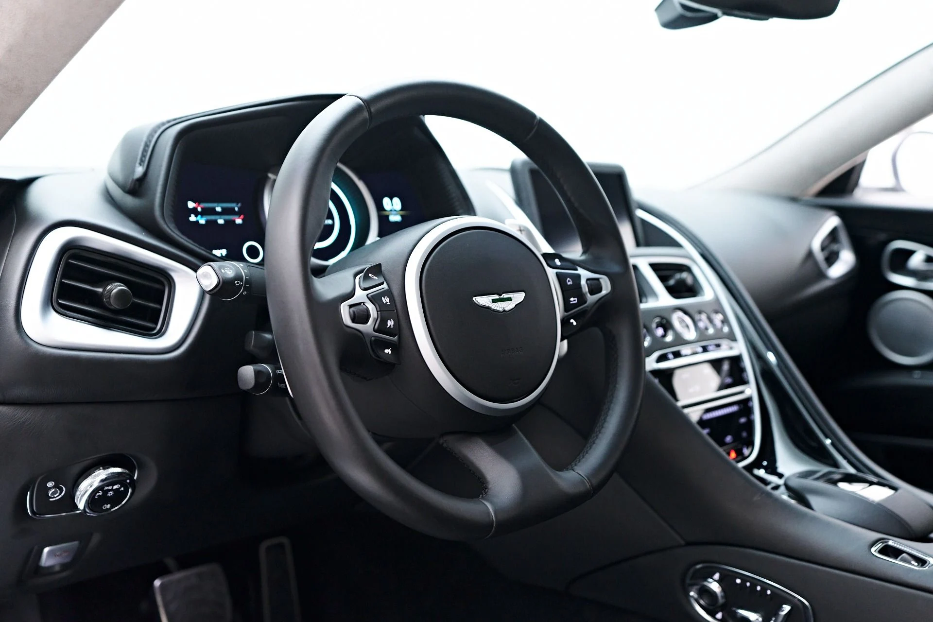 mph039_3146338780_Used_2019_Aston_Martin_DB_11_Base_1758851309_8a73e7ad07