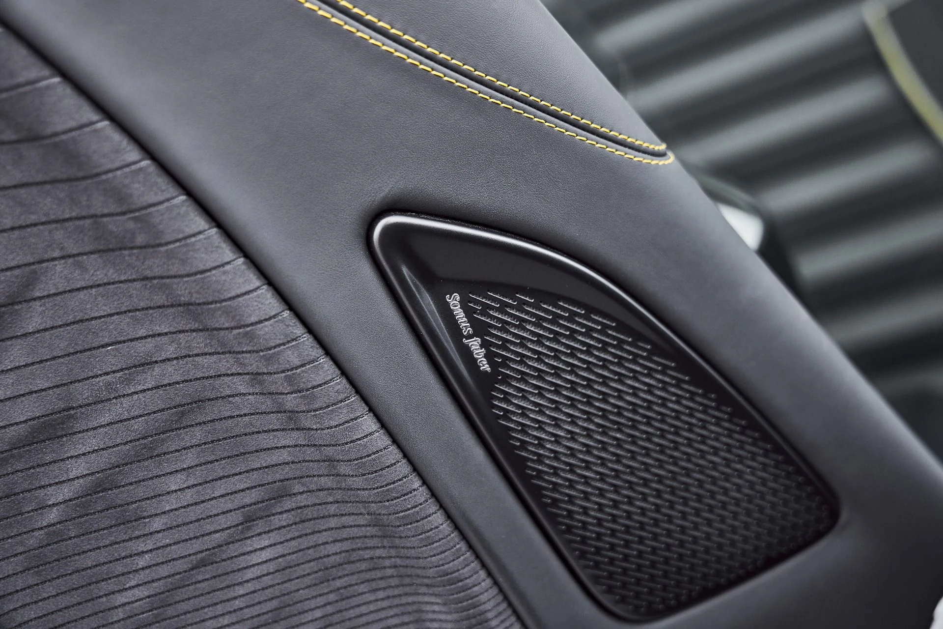 mph039_3147559489_Used_2024_Maserati_MC_20_Base_1772679301_65d62bb8fc