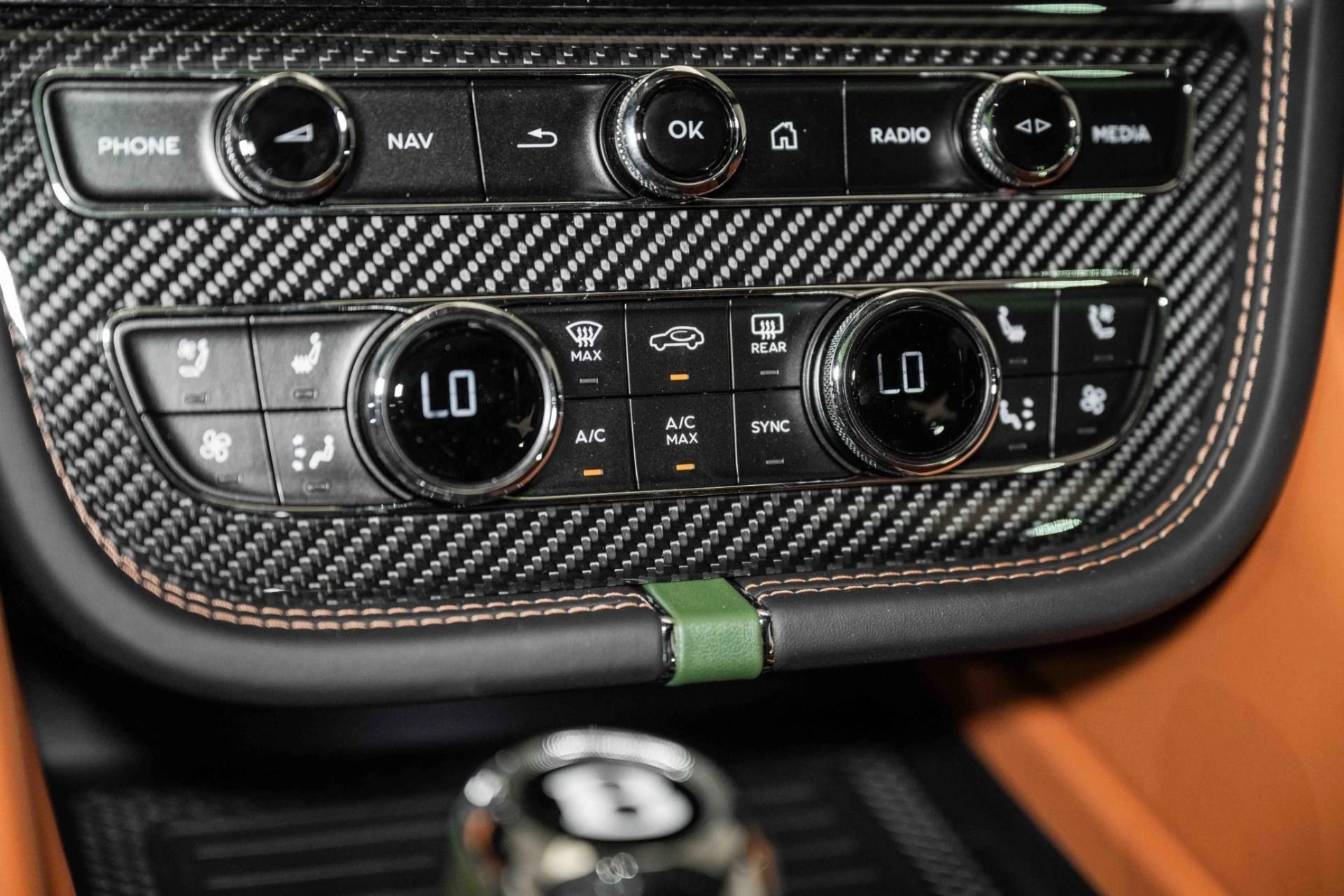 mph039_3150697500_Used_2024_Bentley_Bentayga_EWB_Azure_V8_1718899287_31bfaef723