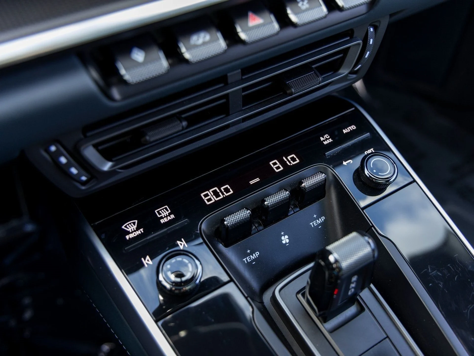 mph039_3151866829_40_f28f954813