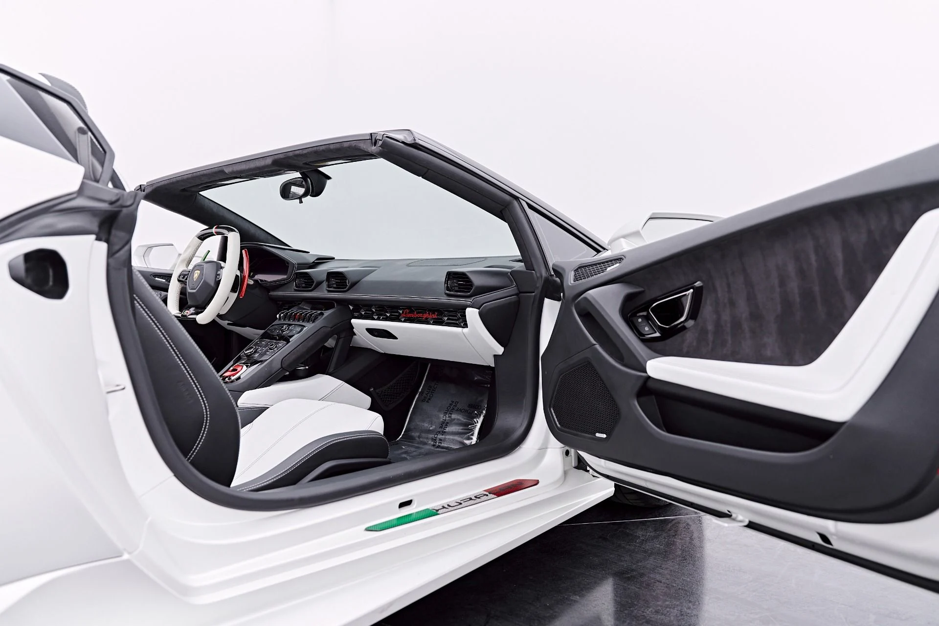 mph039_3176351083_Used_2017_Lamborghini_Huracan_1786741760_9991ce68c8