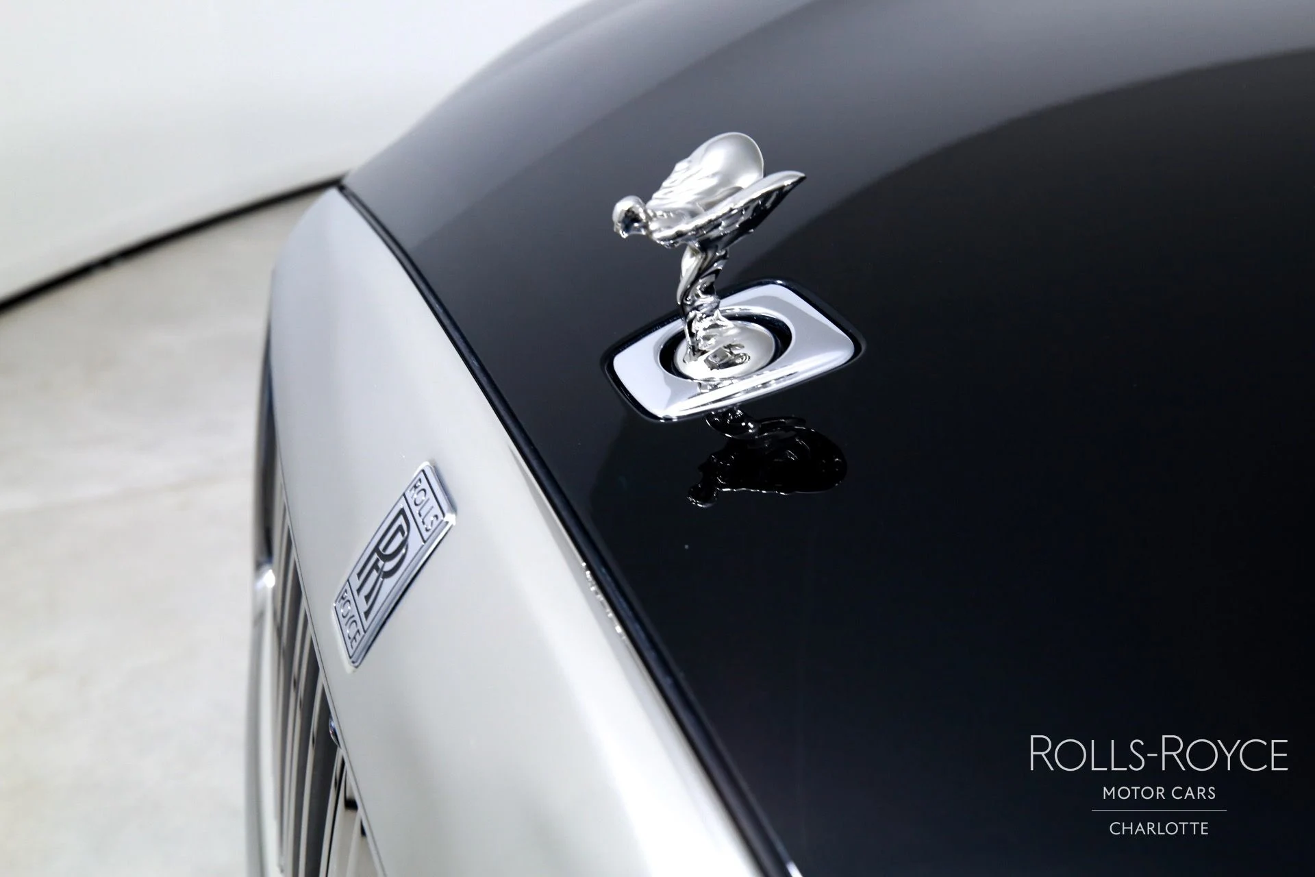 mph039_3178680707_Used_2024_Rolls_Royce_Spectre_1755798527_0eb26a958a