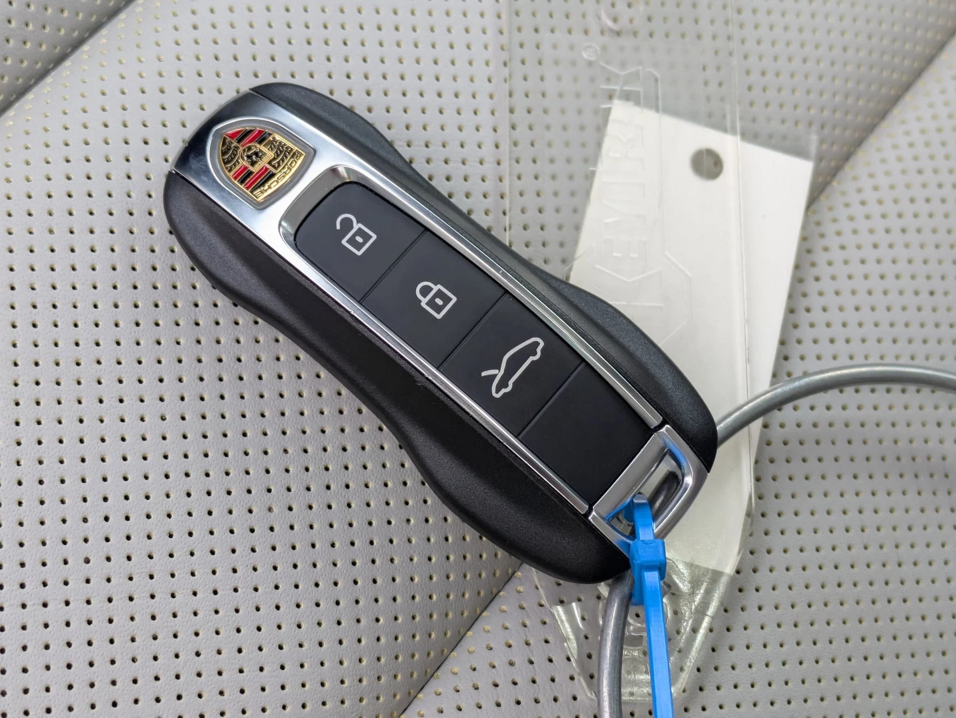 mph039_3180474808_54f7a3e82f96c83fa9e5b0f0af9743bcx_a6a124d3f1