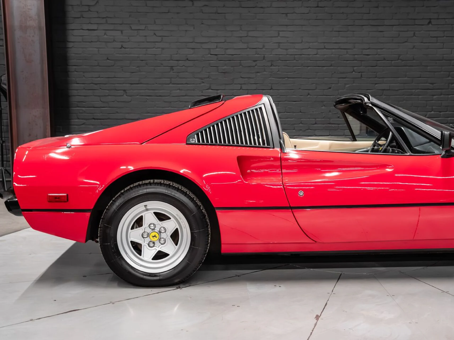 mph039_3199983885_ferrari_308_gtsi_1982_16b0b5b5a4