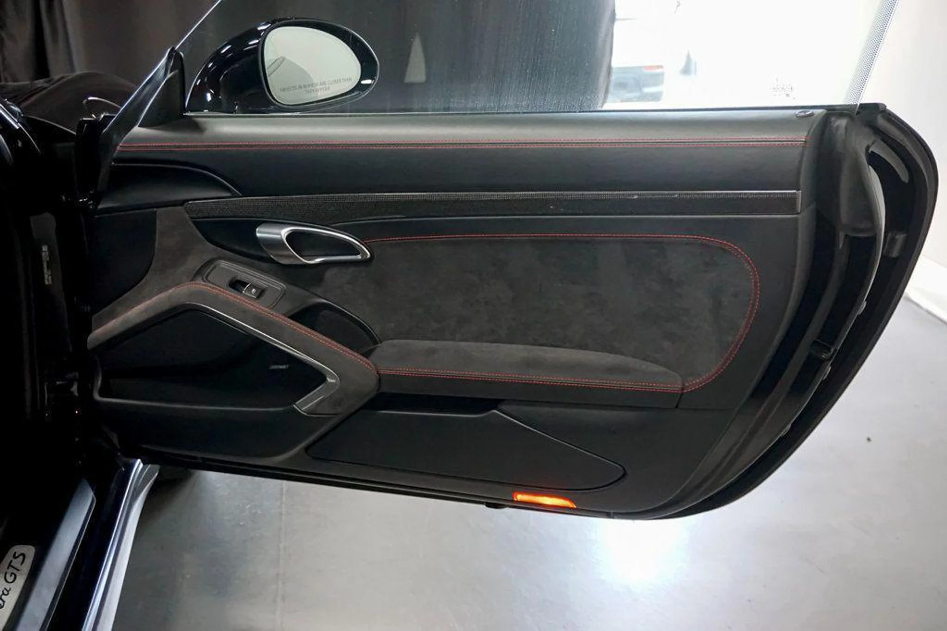 mph039_3201474191_m_V_Exujjtn_BB_Om_EE_7u_Xeuw7xcms0_a12fbe232d