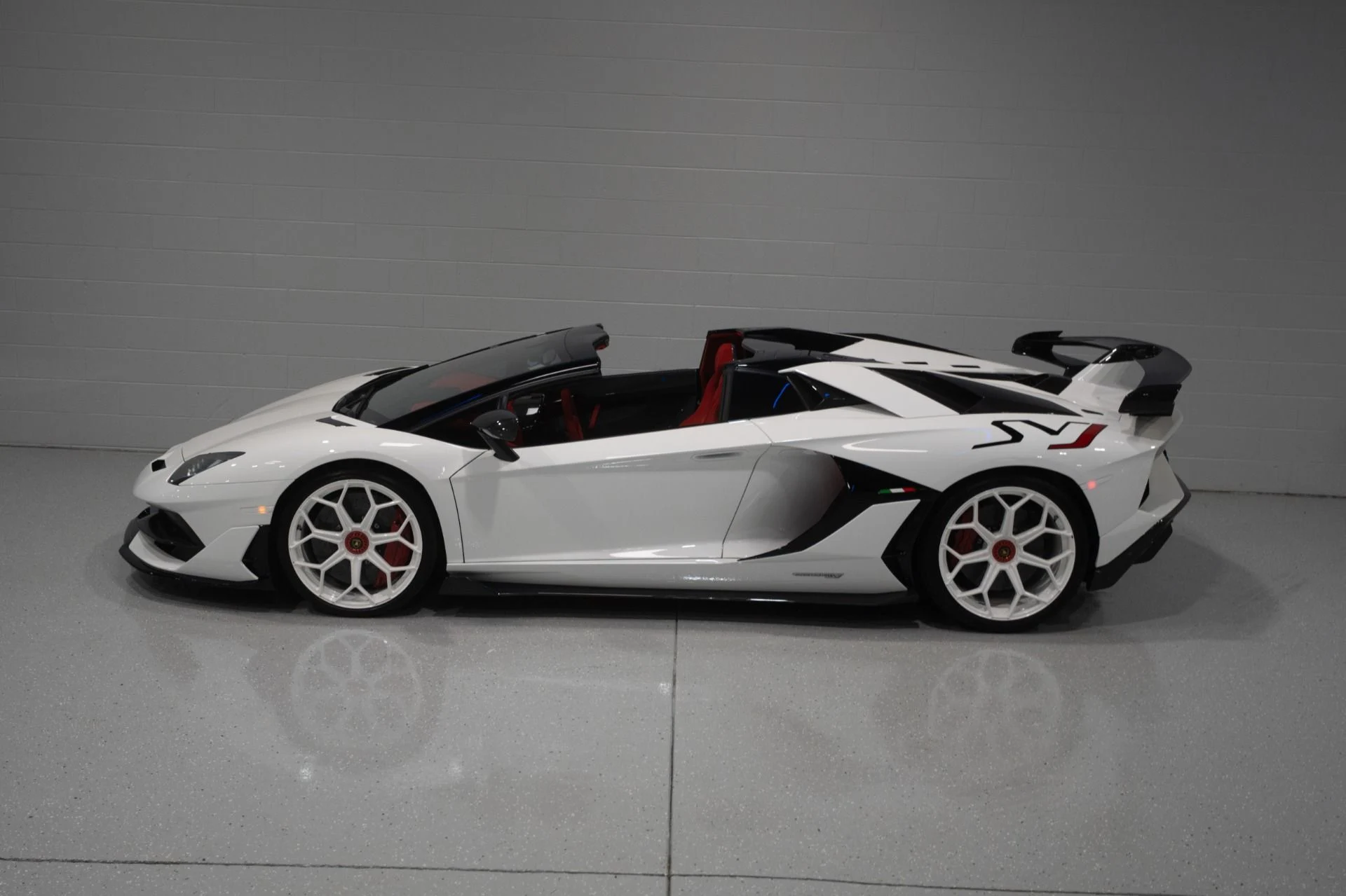 mph039_3205374141_Used_2020_Lamborghini_Aventador_LP_770_4_SVJ_1784233150_da2db24c4b