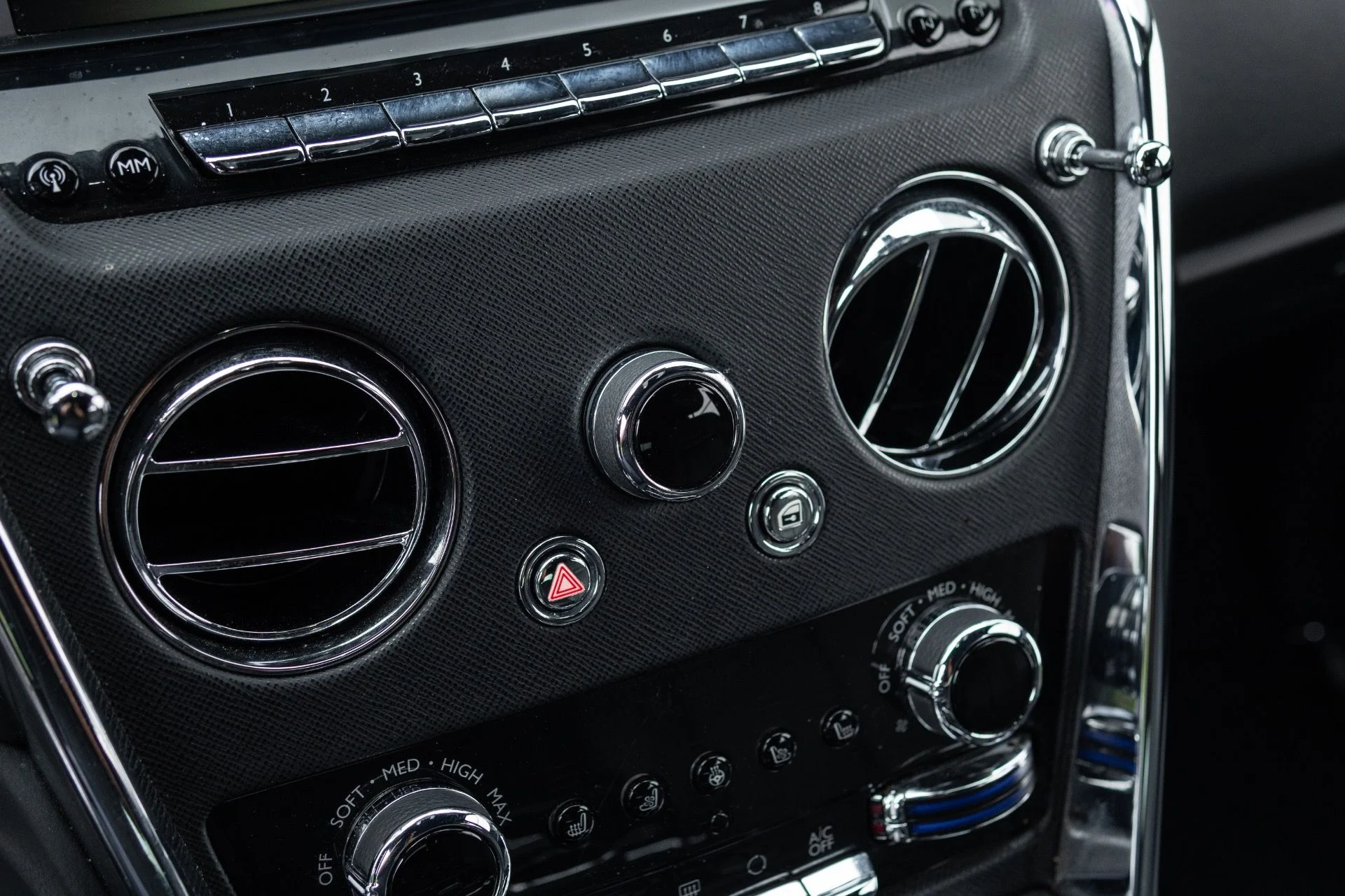 mph039_3221922498_Used_2020_Rolls_Royce_Cullinan_1775753700_68492df3f3