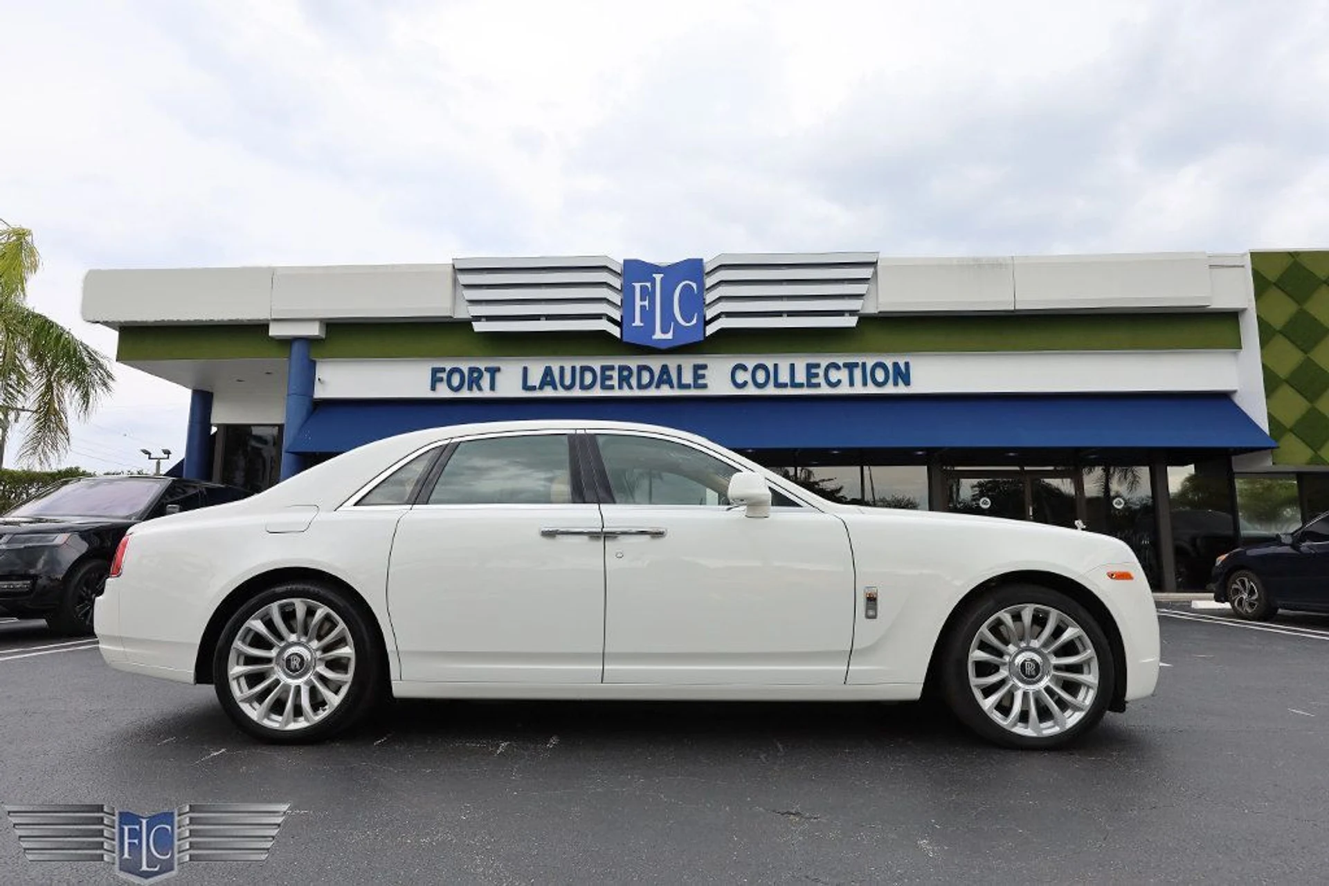 mph039_322786727_used_2014_rolls_royce_ghost_4drsedan_6305_22786117_40_1024_6bcc57417d