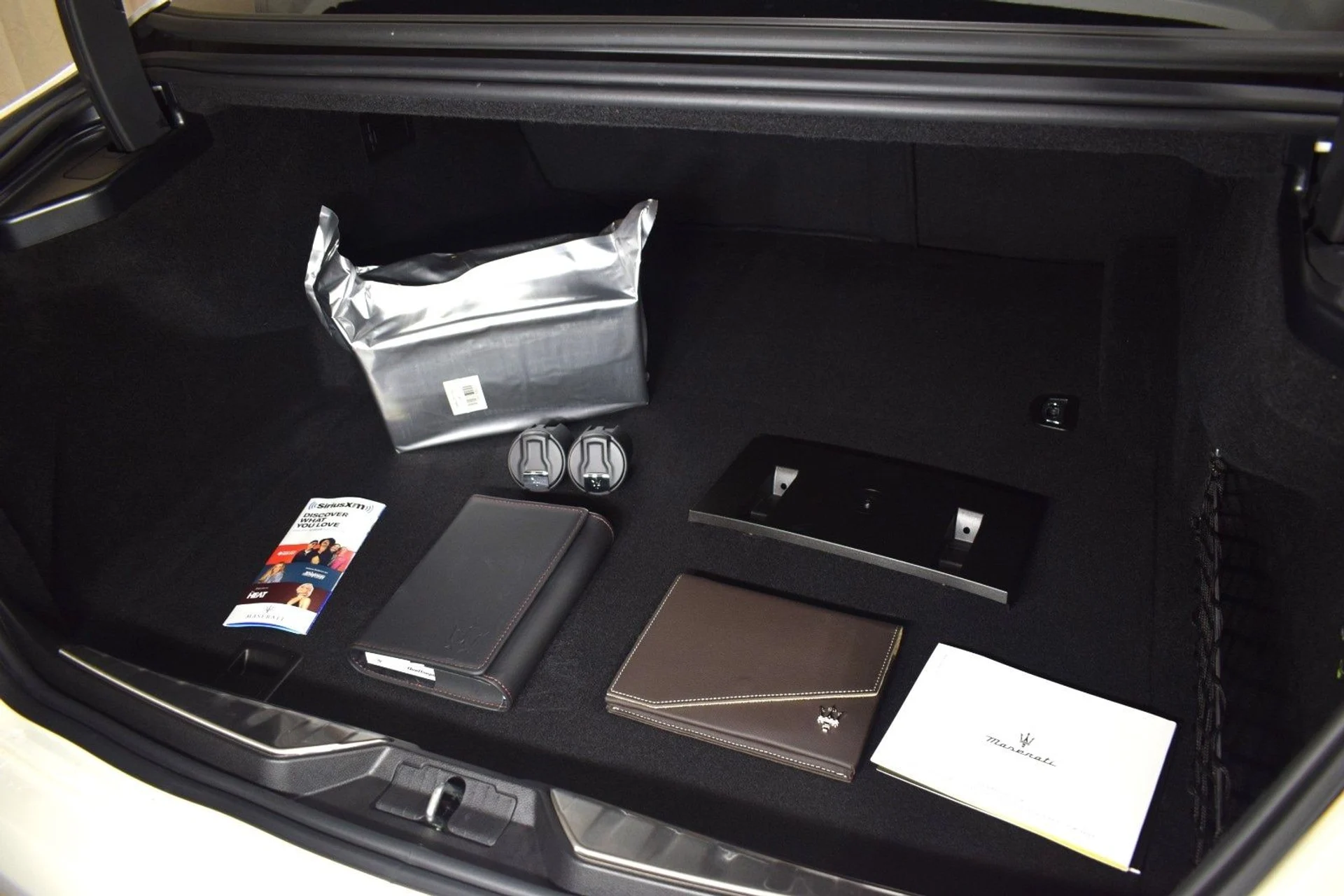 mph039_3239546465_02c607b9f9f91063fb8bd2100bc31b59x_6e3ea1bfc2