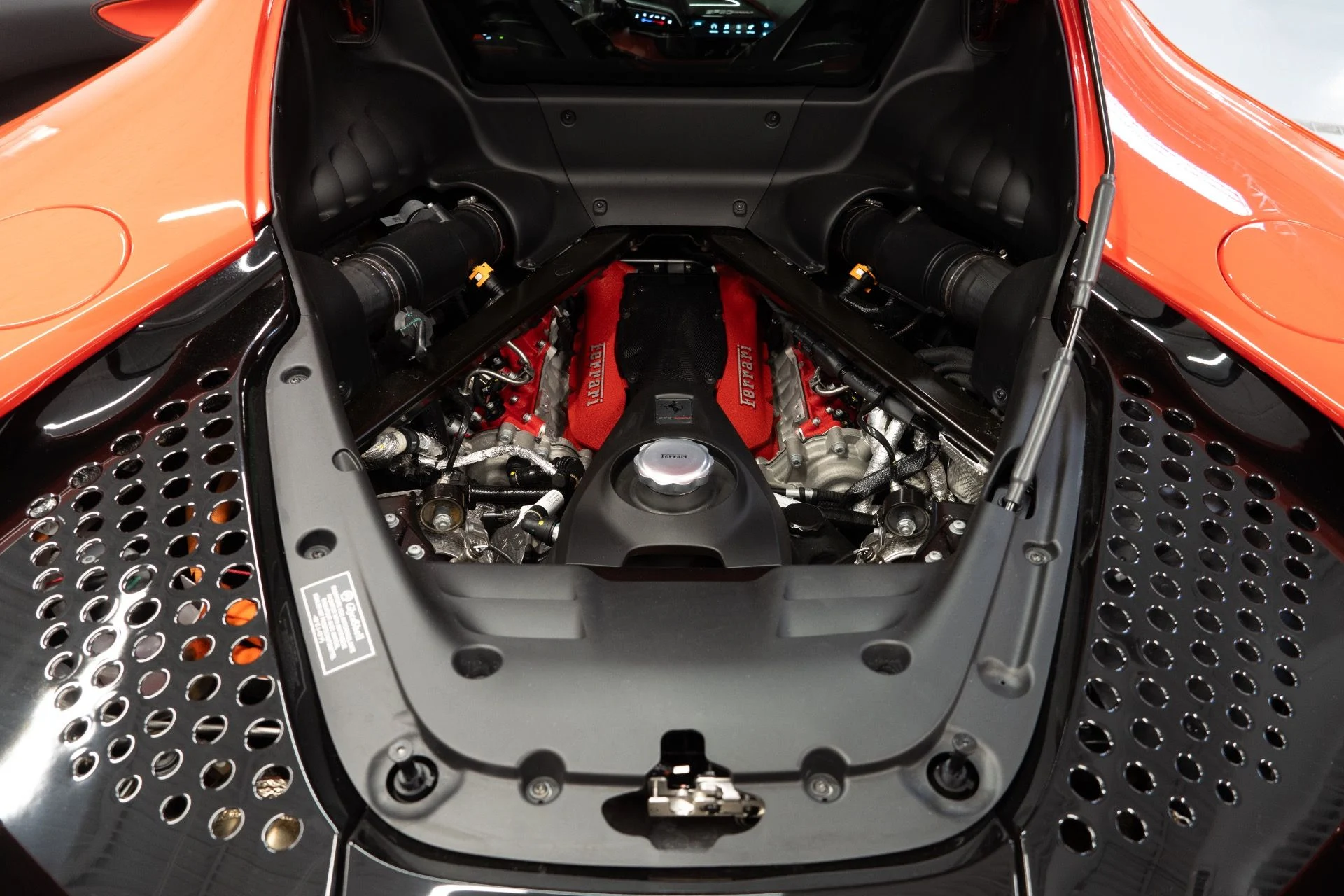 mph039_3242625564_Used_2022_Ferrari_SF_90_Stradale_1736189178_c7ee1229b1