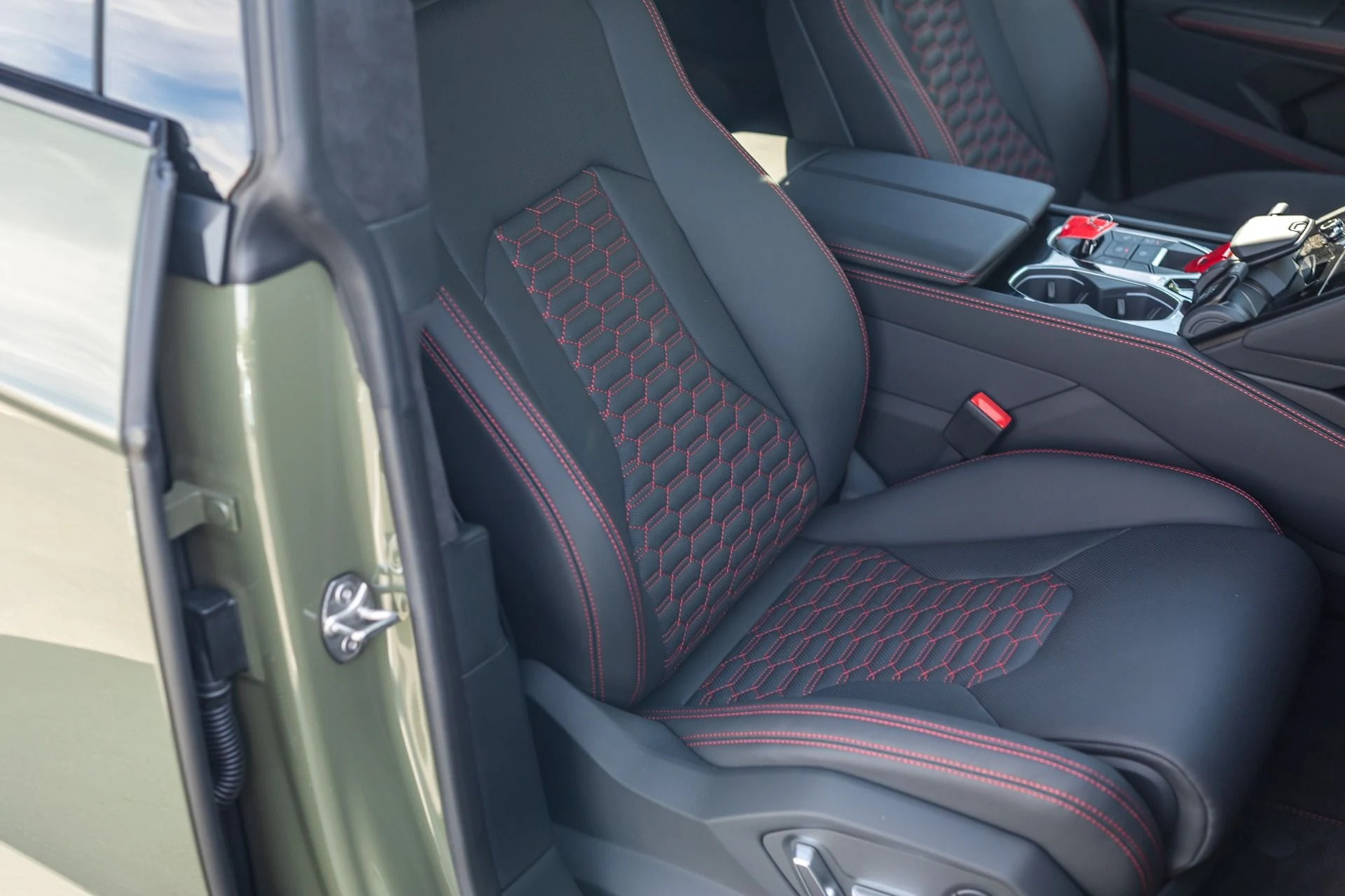 mph039_3247488188_Used_2023_Lamborghini_Urus_S_1764103574_cca7fdfe7b