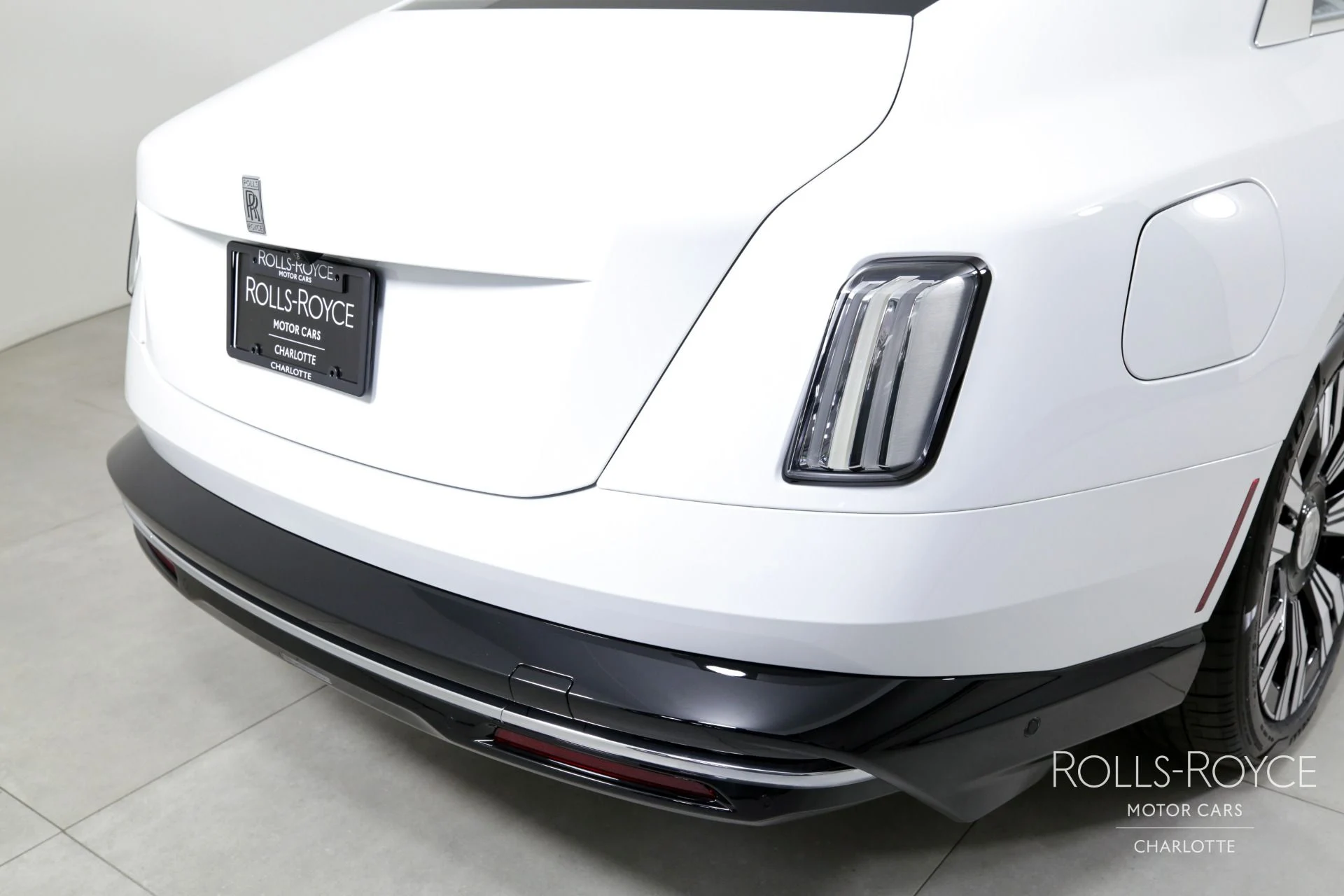 mph039_3267897154_Used_2024_Rolls_Royce_Spectre_1712872063_348baa39b7