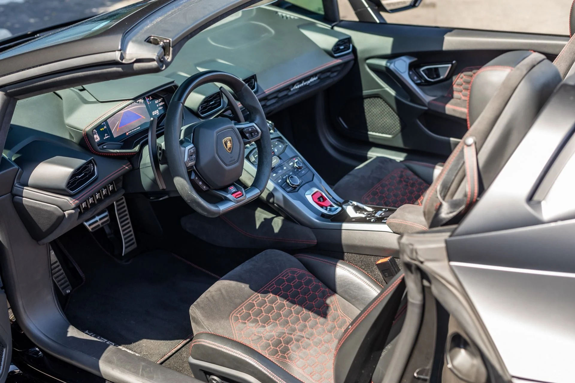 mph039_326822613_Used_2018_Lamborghini_Huracan_LP_580_2_Spyder_1775682298_54342e36aa