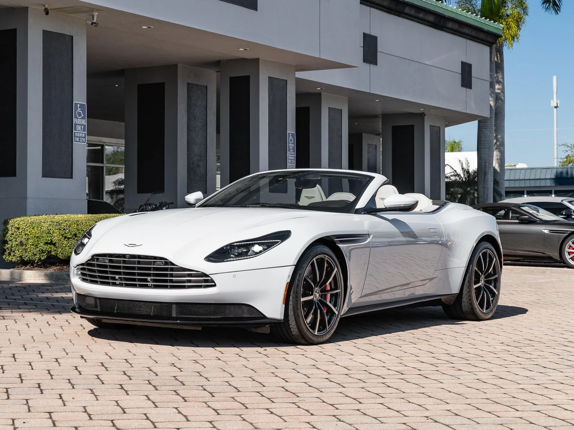 mph039_326837368_Used_2022_Aston_Martin_DB_11_1767028116_8f9c7e98dd