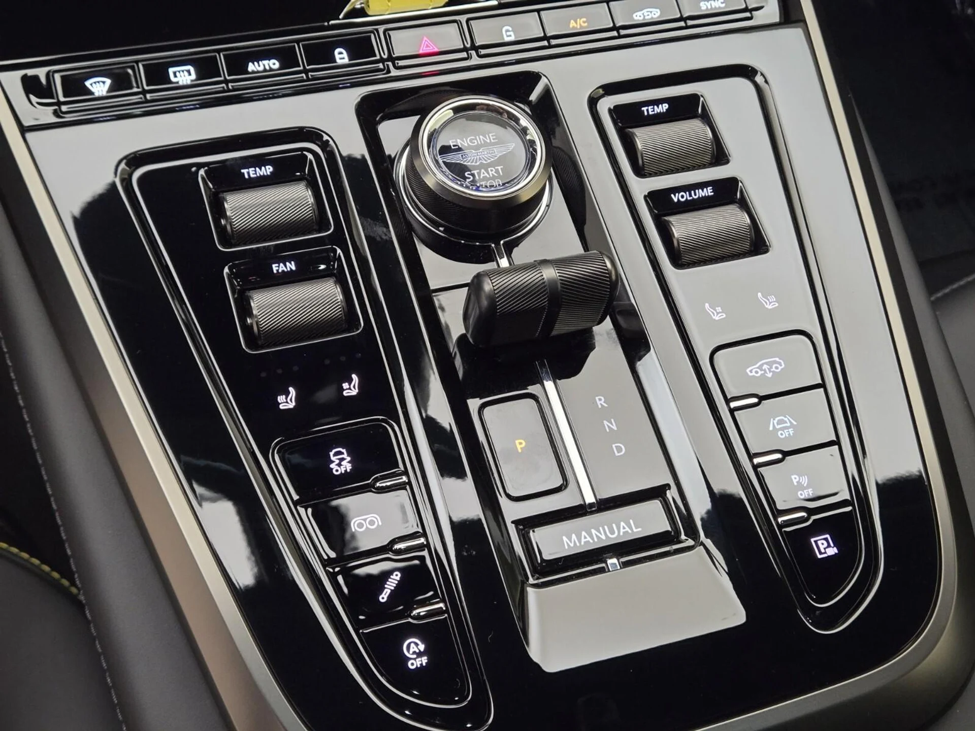 mph039_327330399_New_2026_Aston_Martin_DBX_S_1783747100_7599127be7