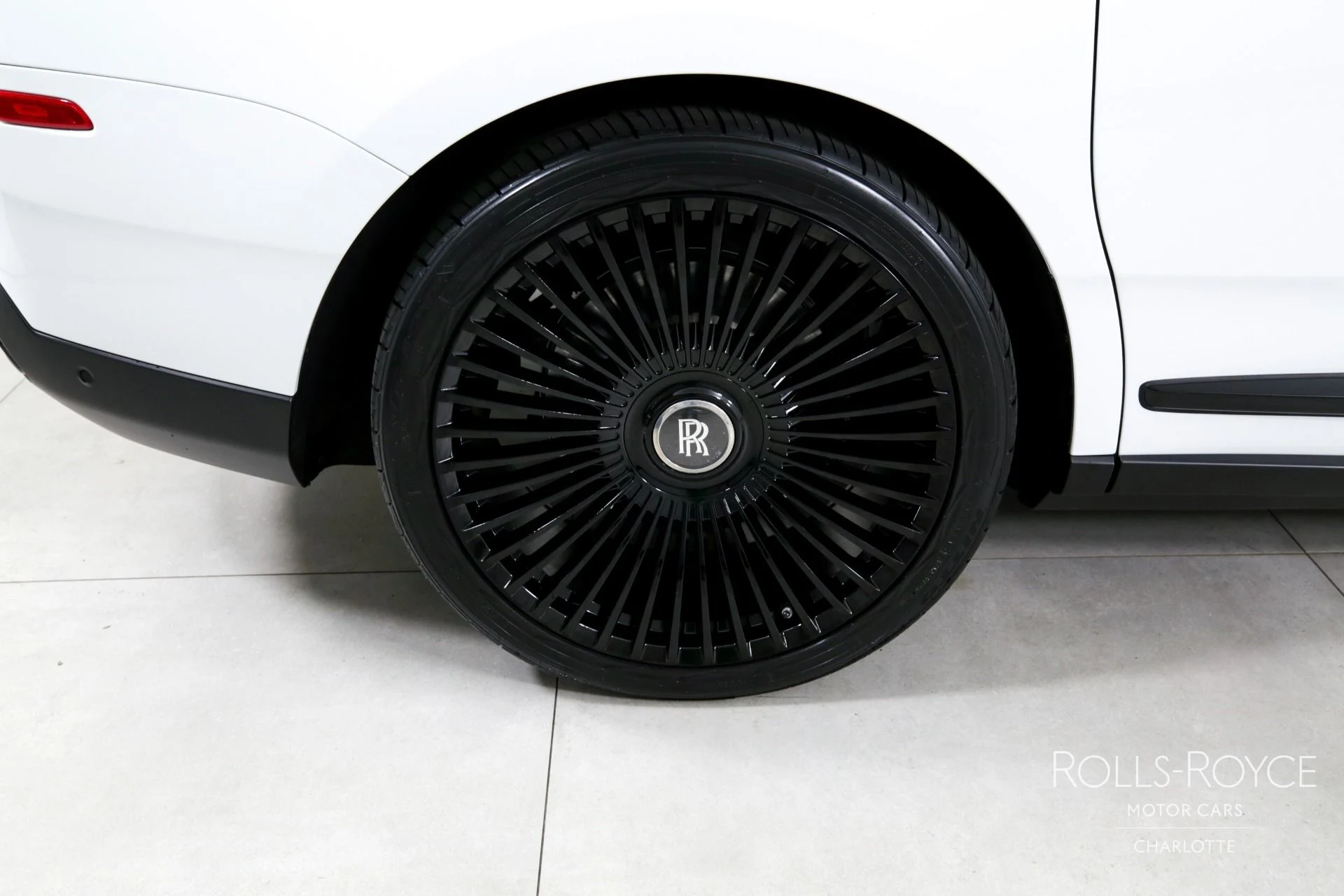 mph039_3278027556_Used_2023_Rolls_Royce_Cullinan_1744926218_b64c9d6e1b