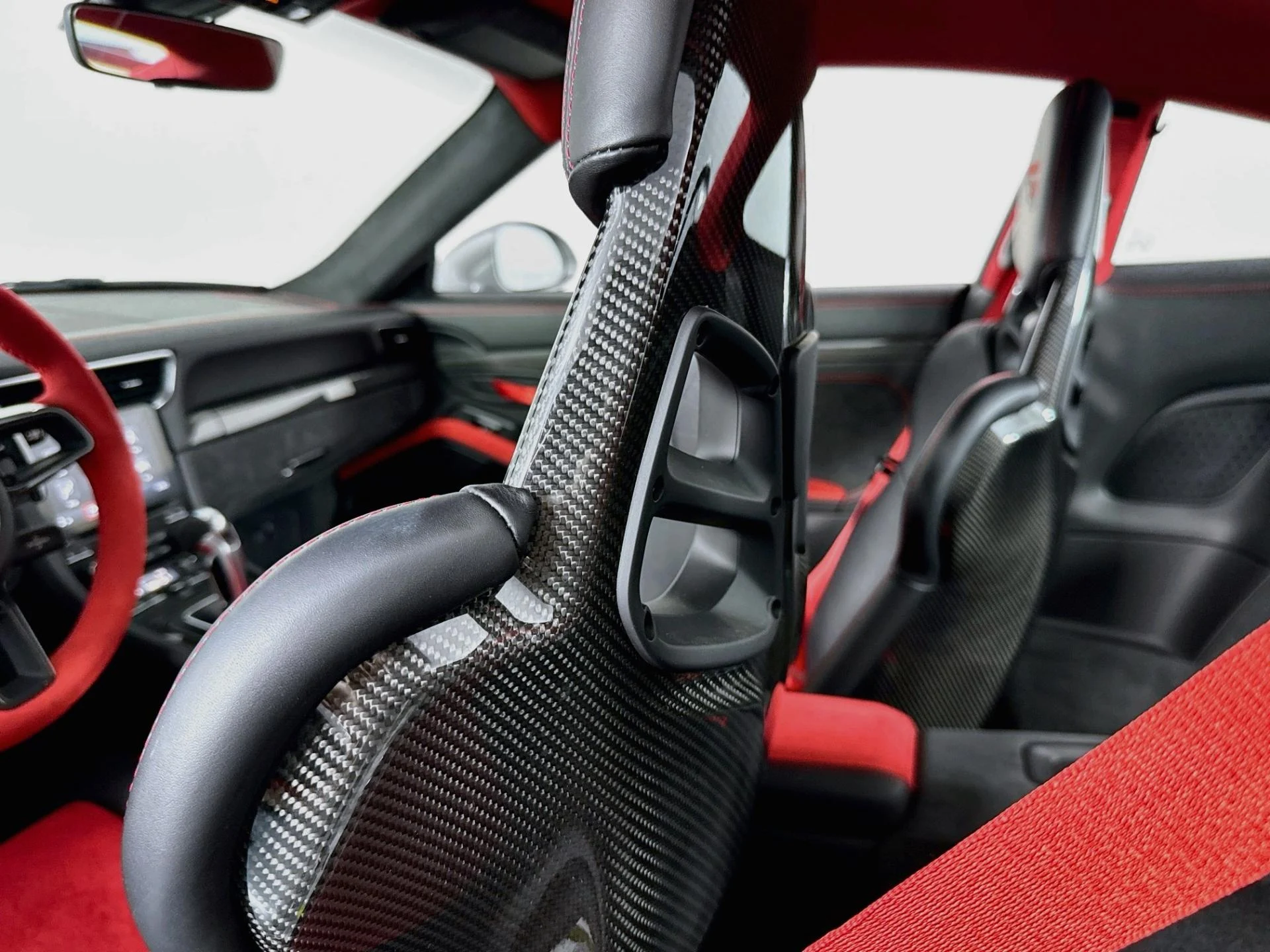 mph039_3278264402_Used_2018_Porsche_911_GT_2_RS_1785871788_d1c5f53794