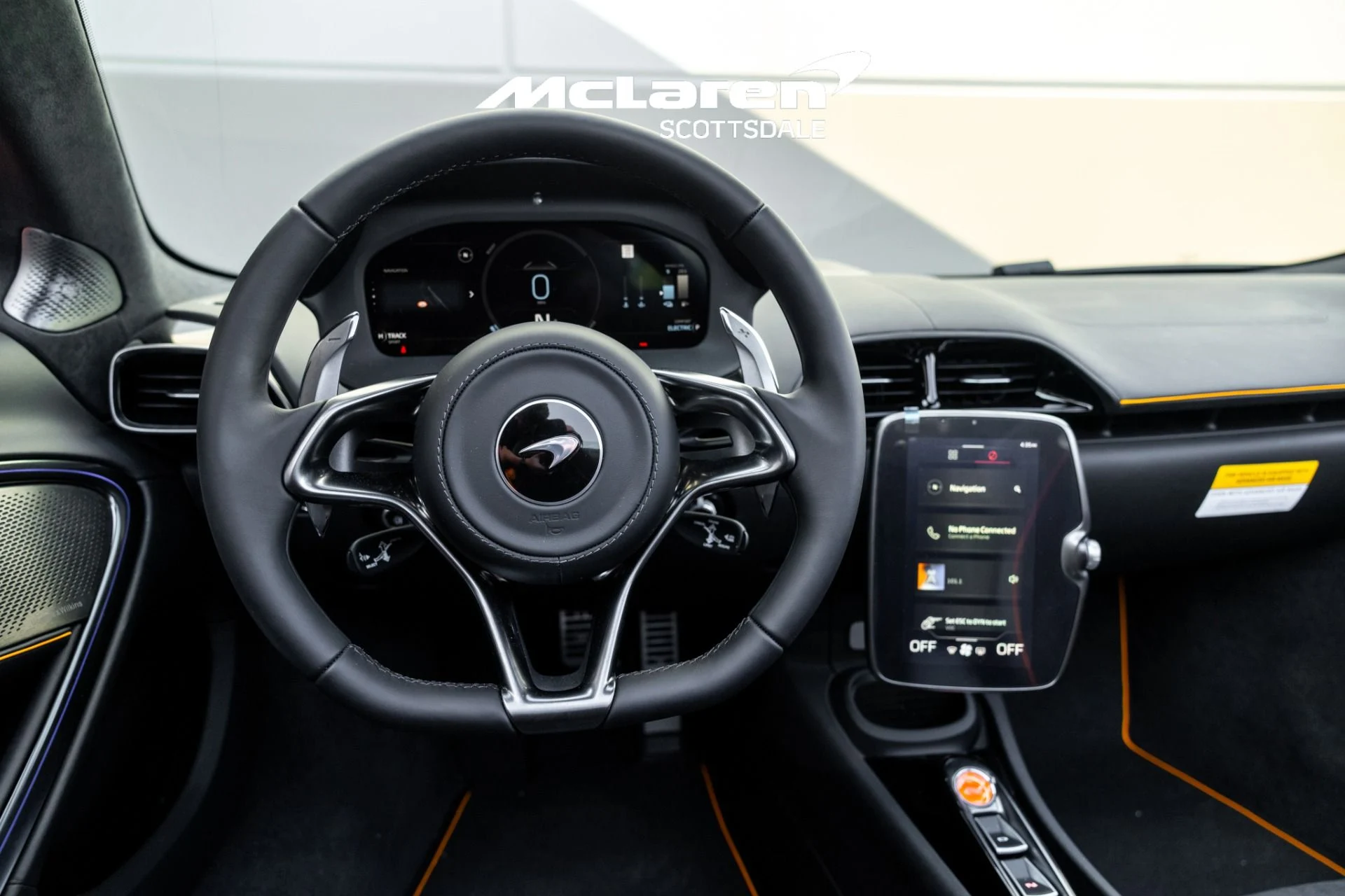 mph039_327943648_Used_2025_MCLAREN_ARTURA_1724732445_9b7e9dd19a