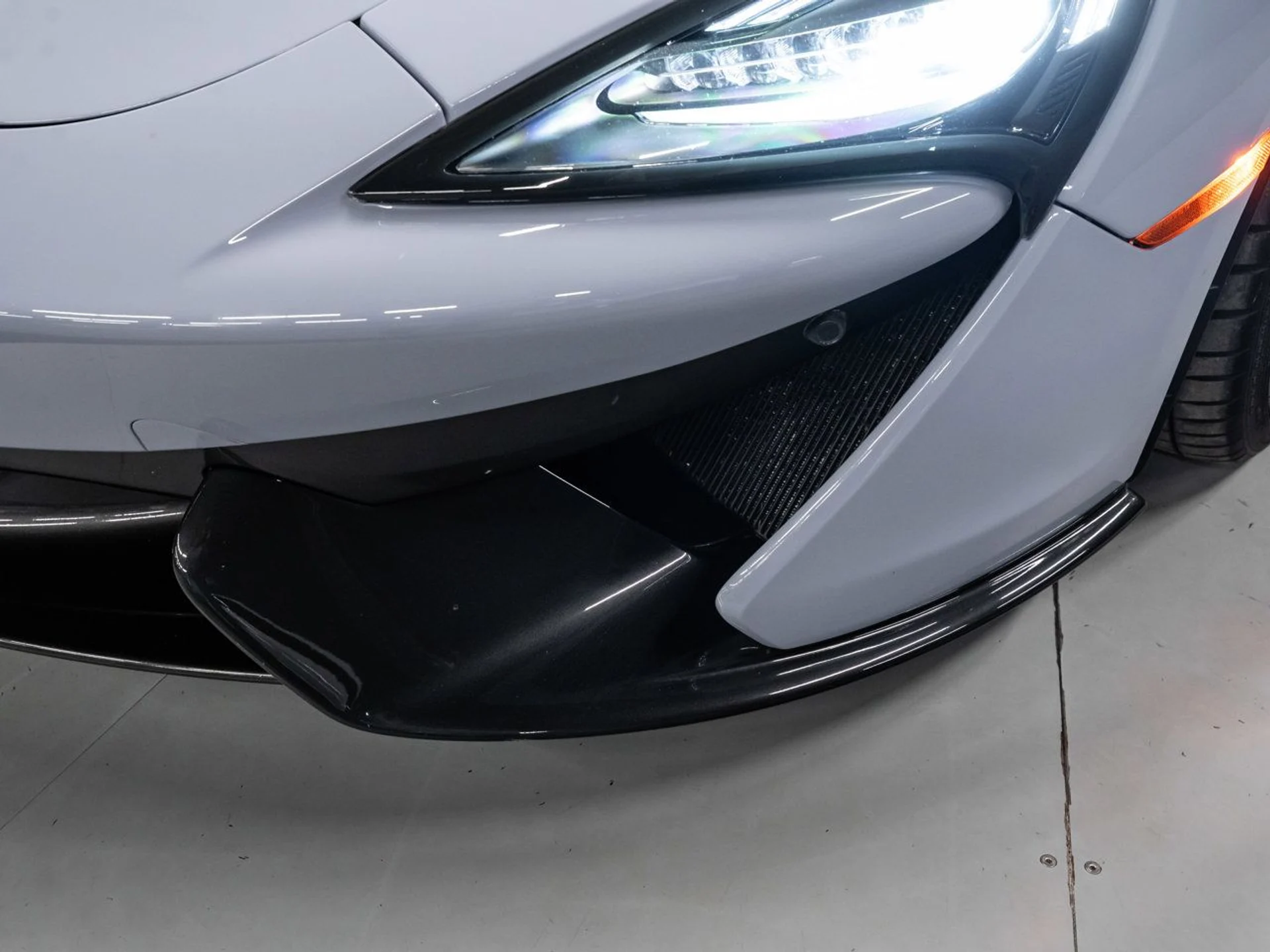 mph039_3281760301_mclaren_570s_2017_d7cb71c871