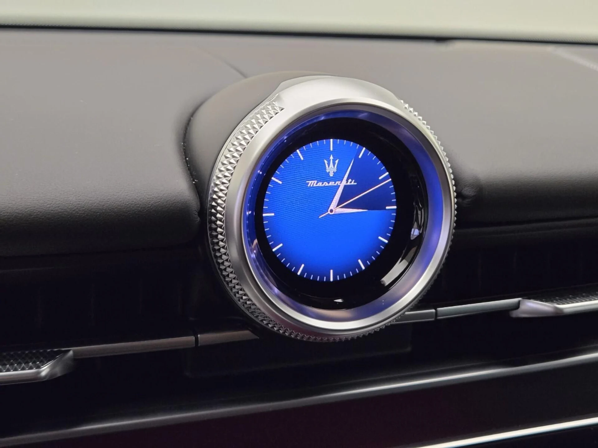 mph039_3286317697_Used_2025_Maserati_Grecale_Modena_1791091465_7dd2e993f8