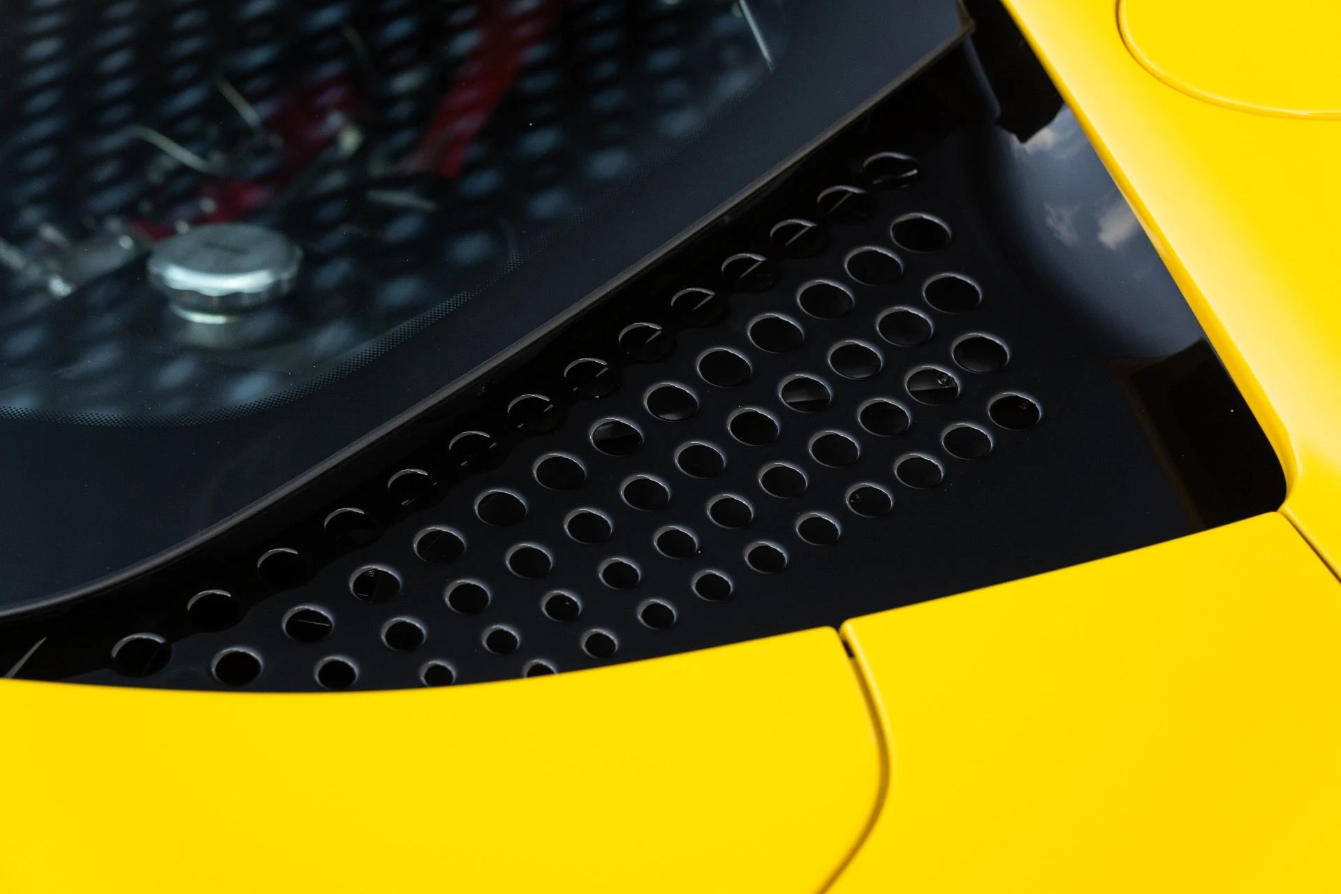 mph039_3288393167_Used_2025_Ferrari_SF_90_Spider_1772646640_8d1cf5a381