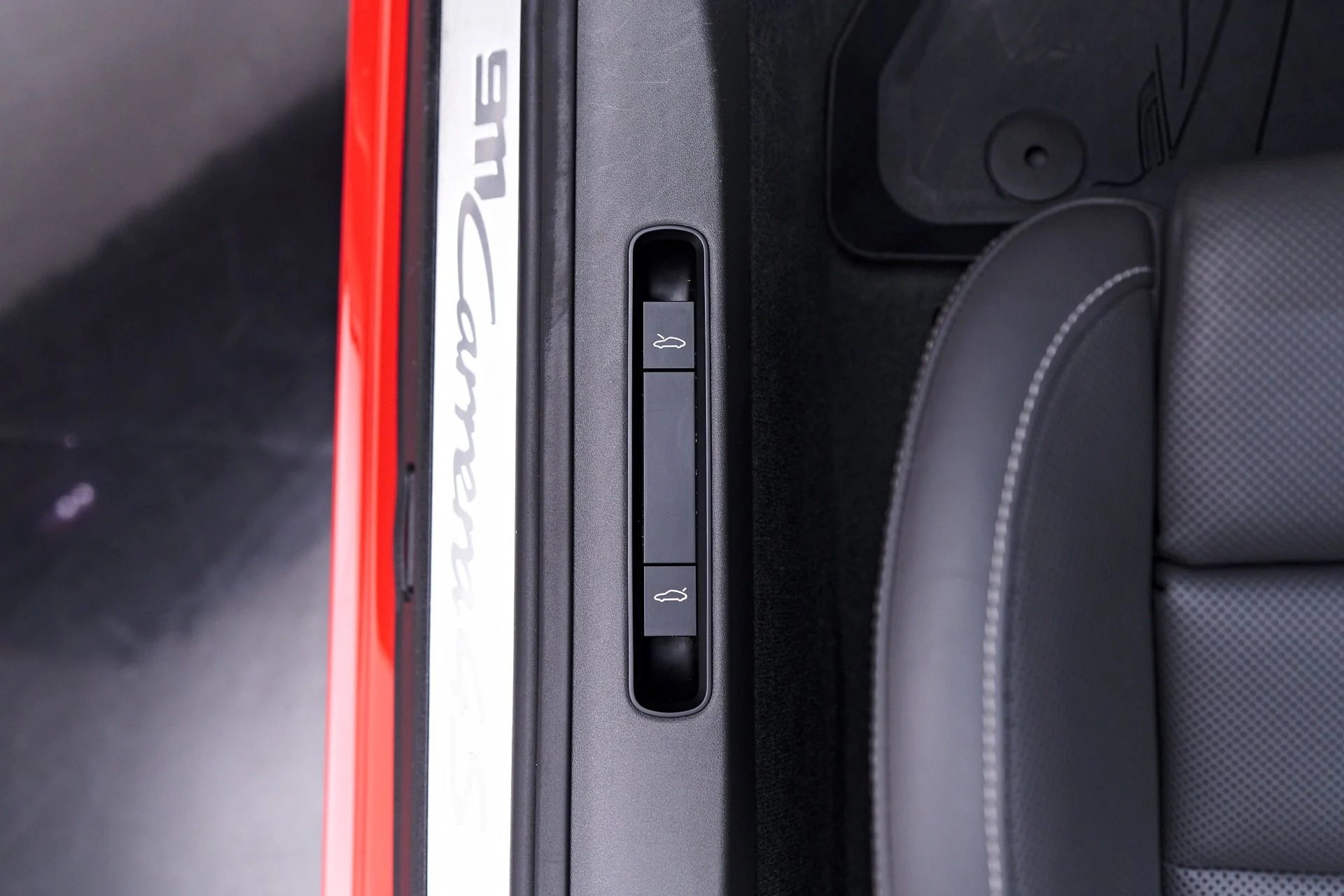 mph039_3292930377_Used_2020_Porsche_911_Carrera_4_S_1750269009_9f02cd1bba