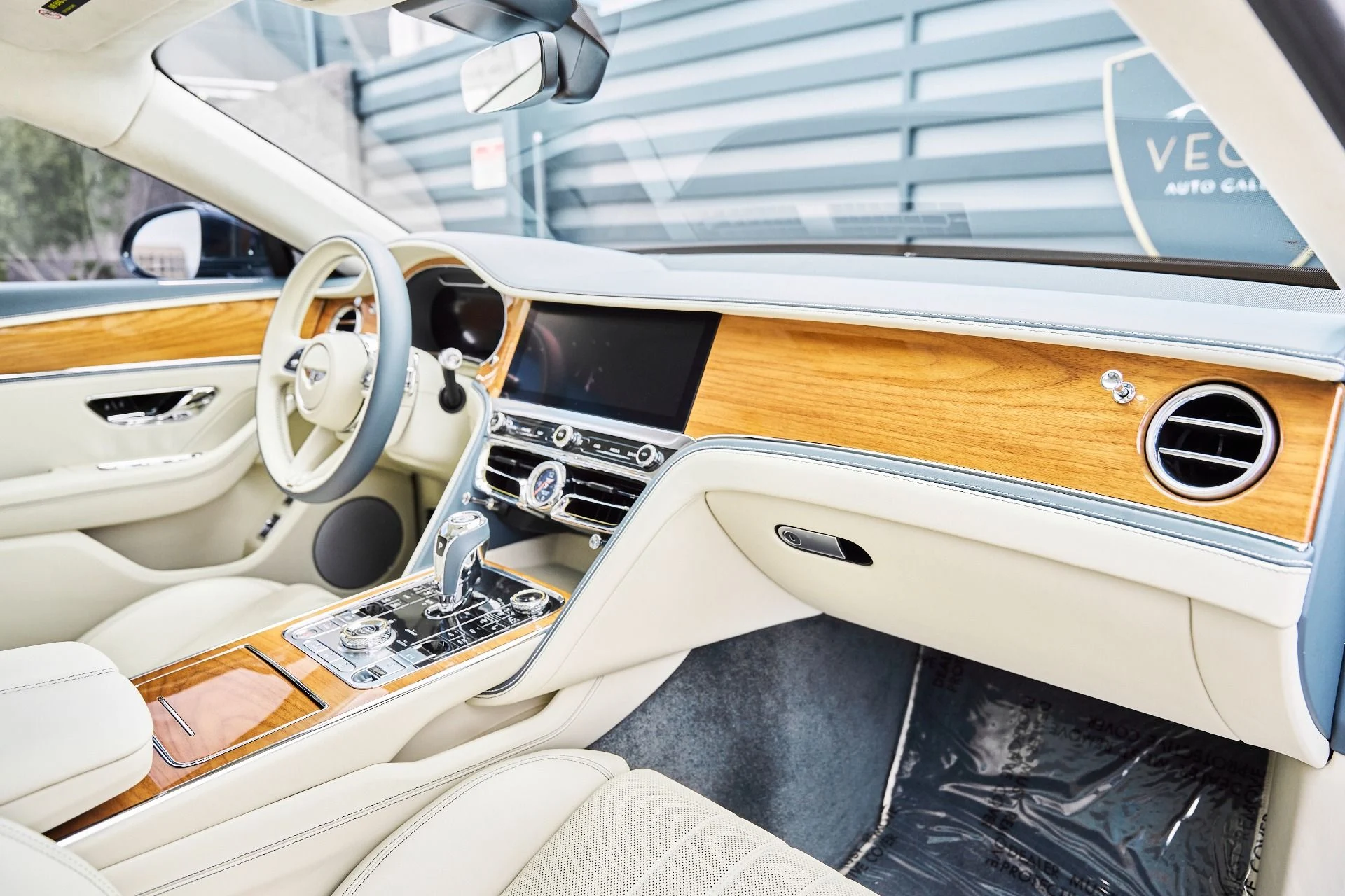 mph039_3296257233_Used_2021_Bentley_Flying_Spur_V8_1779867090_732f5d563d