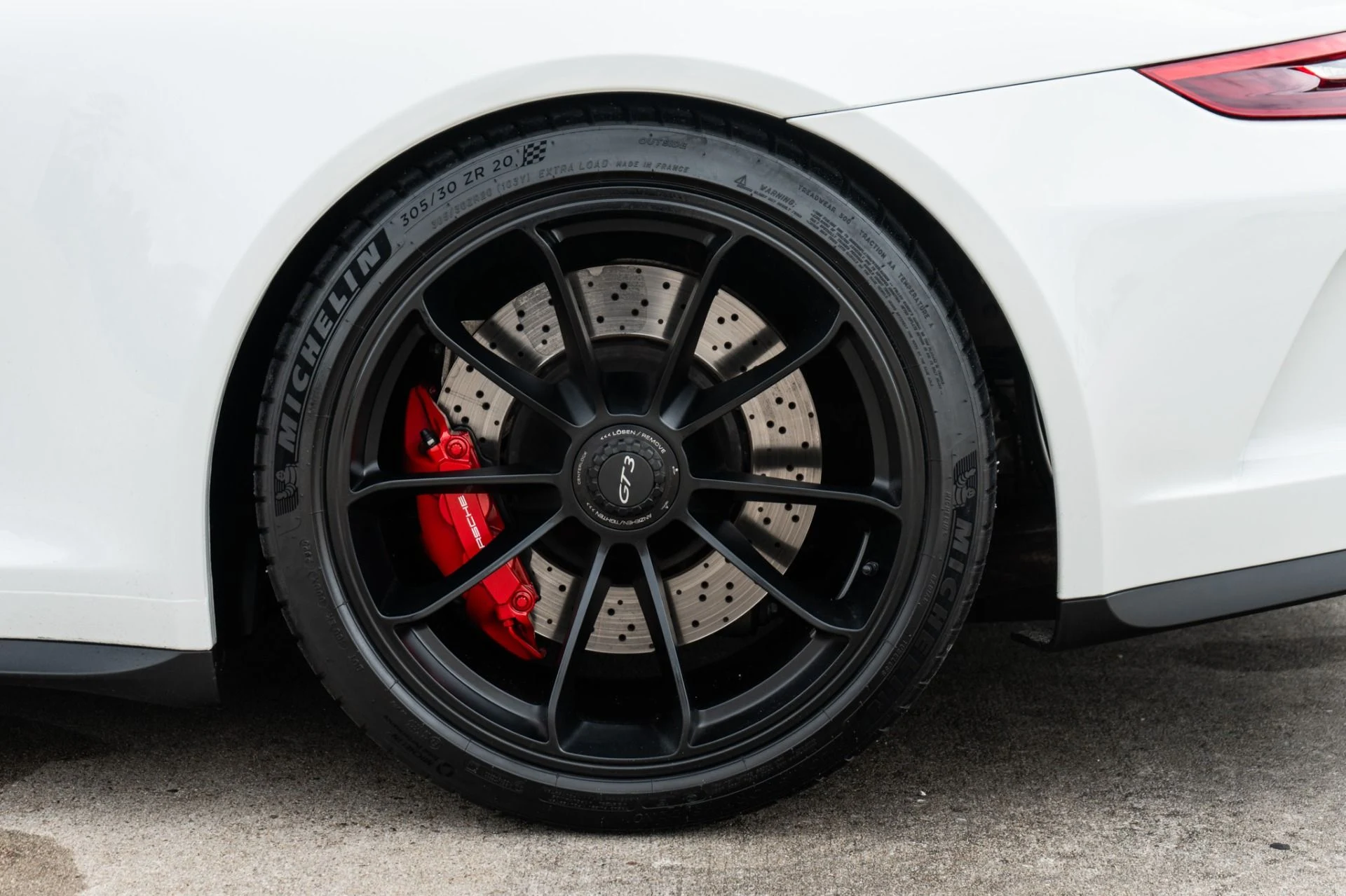 mph039_3297405056_Used_2018_Porsche_911_GT_3_1780955665_0d00fa3068