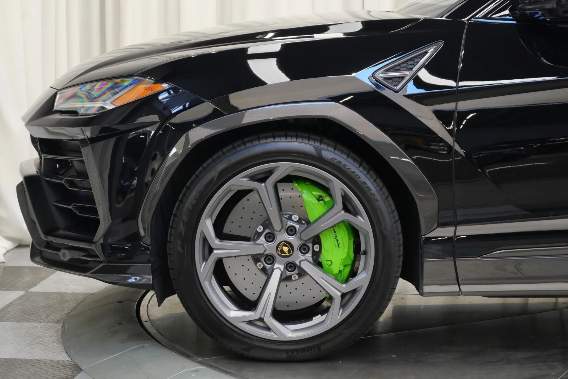 mph039_3298271786_Used_2022_Lamborghini_Urus_1761576878_3a1b085e1d