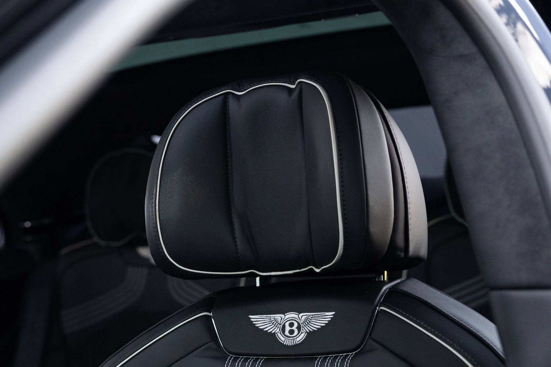 mph039_3299457324_Used_2023_Bentley_Flying_Spur_S_V8_1778782784_dcf17301bc
