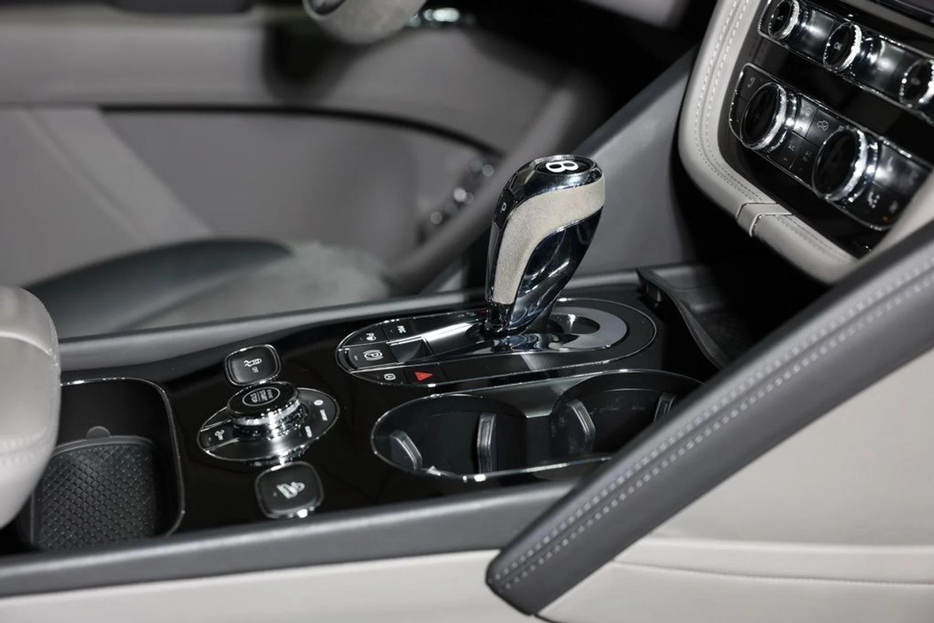 mph039_3318896936_4oz76pwj8ierwd8lsr4q2a9ufi04_22314acc8a