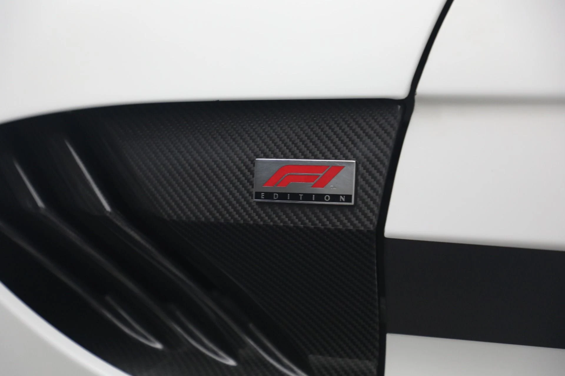 mph039_3322543359_Used_2023_Aston_Martin_Vantage_F1_Edition_1784727117_305ac62b15