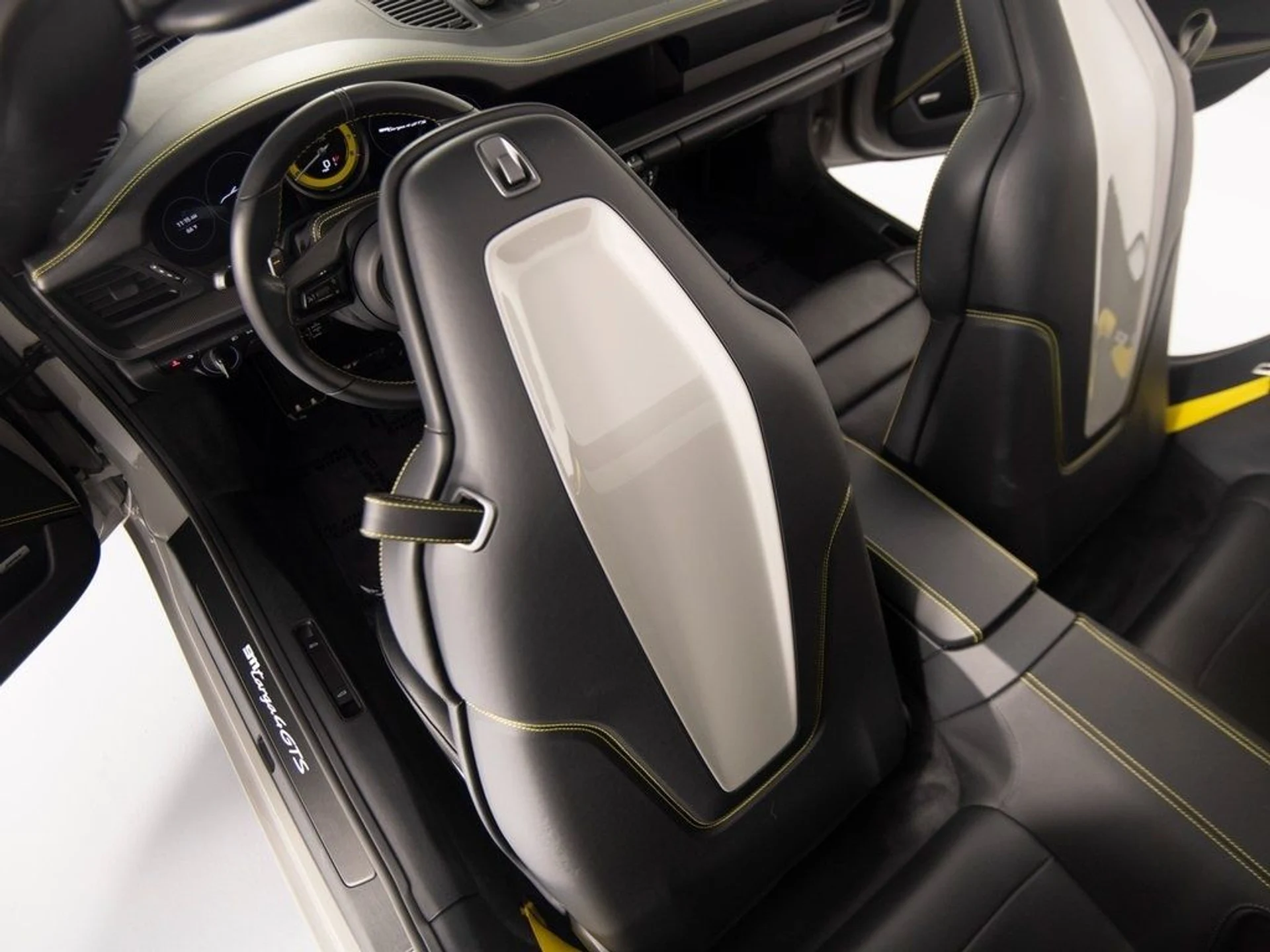 mph039_3328278789_7bf168e7c184885158afcfecb6c248b1x_ede75a84b7