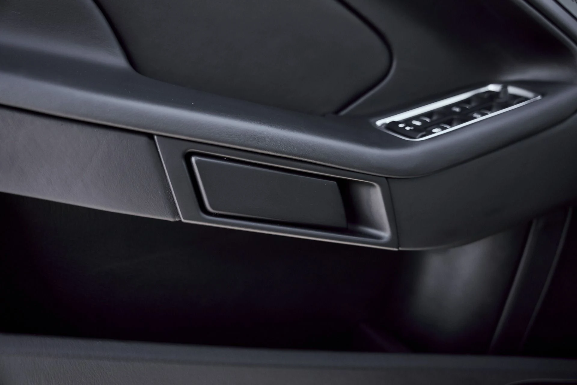 mph039_3345981181_Used_2014_Aston_Martin_Vanquish_V12_1773193812_bea97b9216