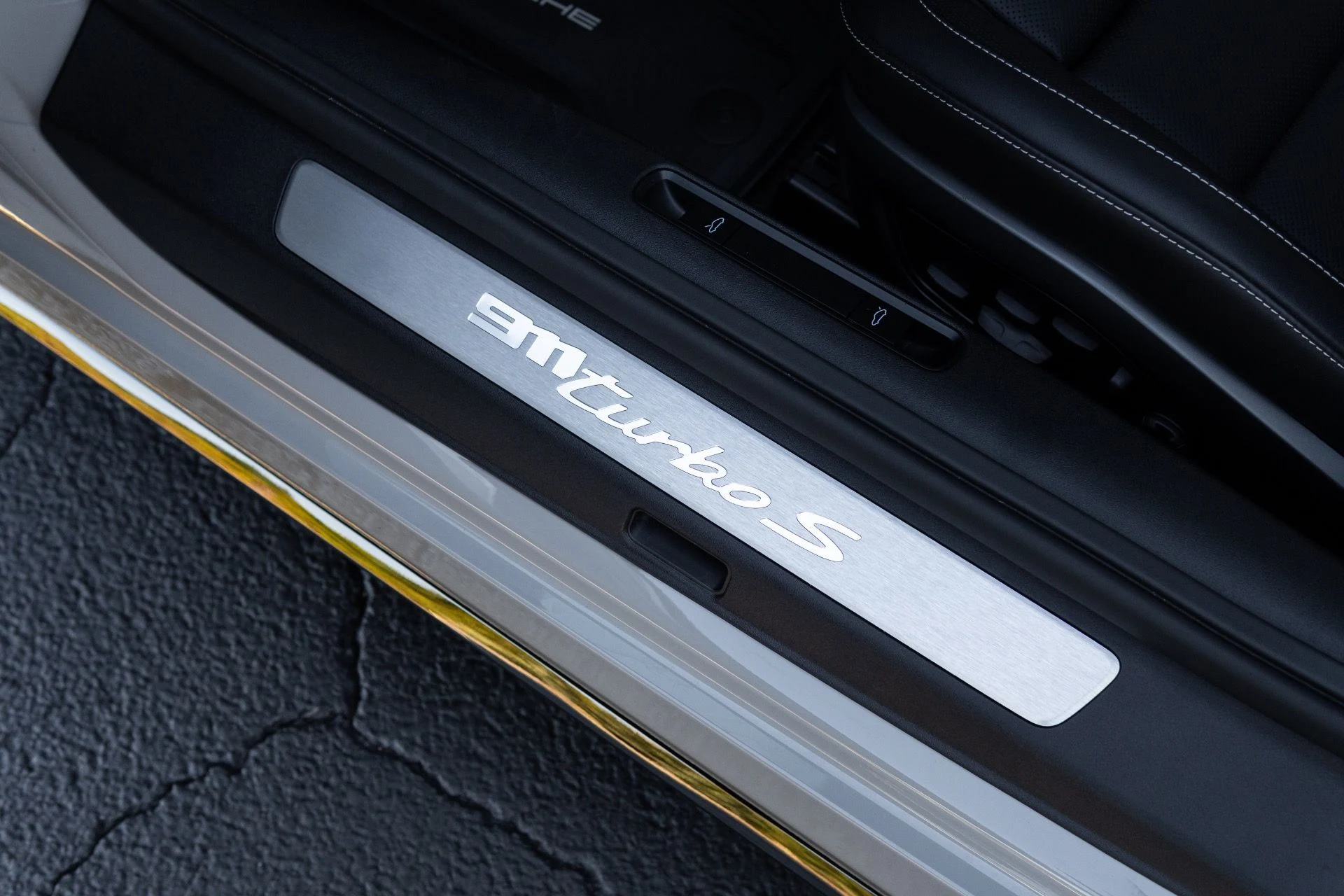 mph039_3351143512_Used_2025_Porsche_911_Turbo_S_1770437423_24aeeaa627