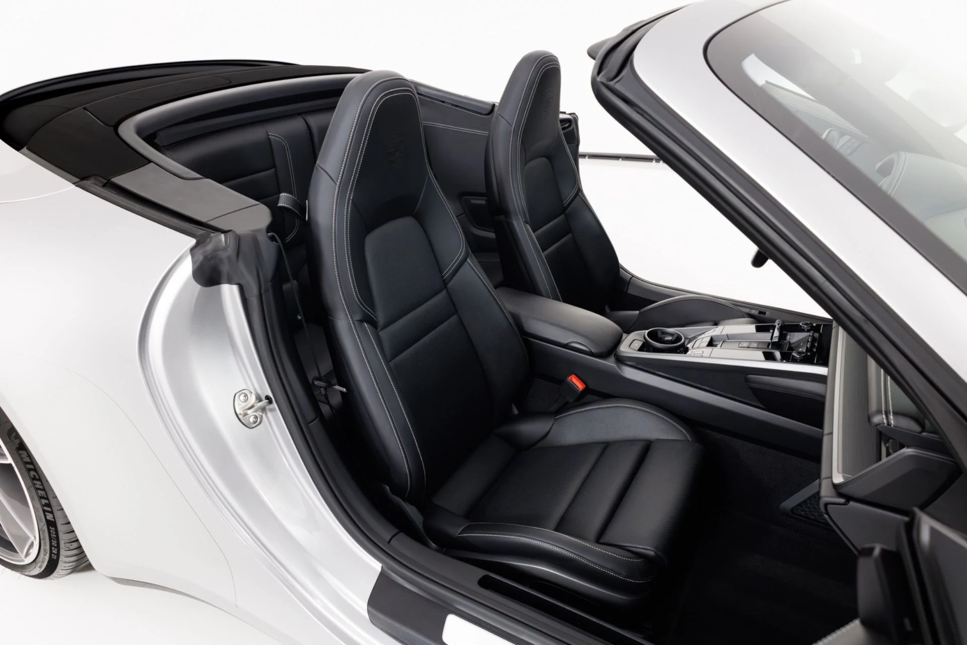 mph039_336024910_Used_2022_Porsche_911_Carrera_1773941191_0aef1379c2