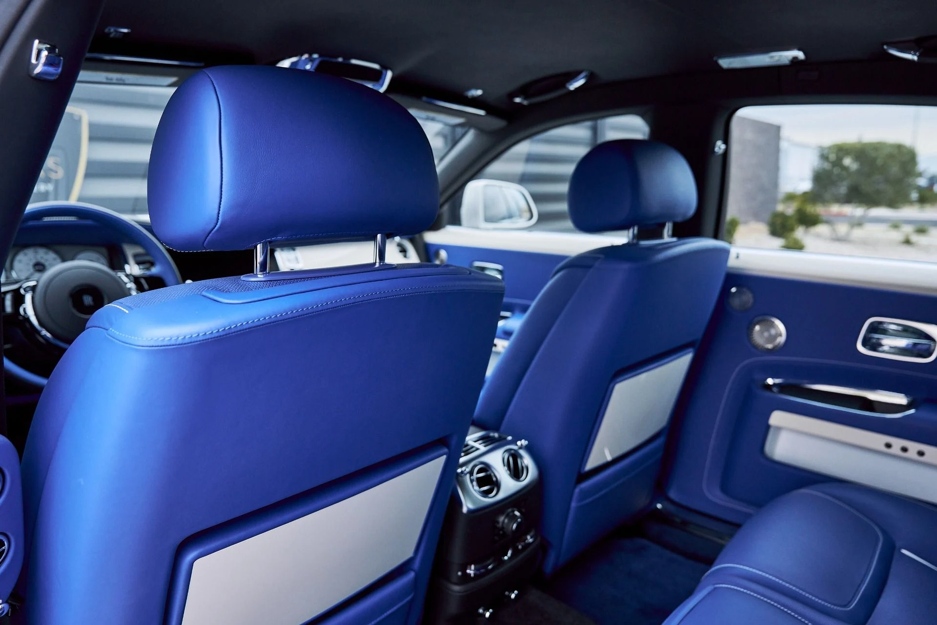 mph039_3363437629_Used_2019_Rolls_Royce_Ghost_Base_1767224299_69d38aec3d