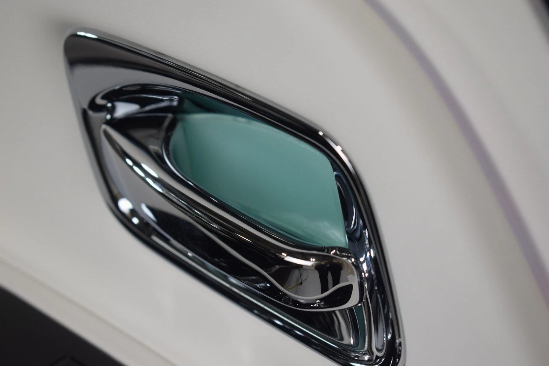 mph039_336552599_b65449c8fe28588858ff34f09b1a02e5x_06df3dddfc