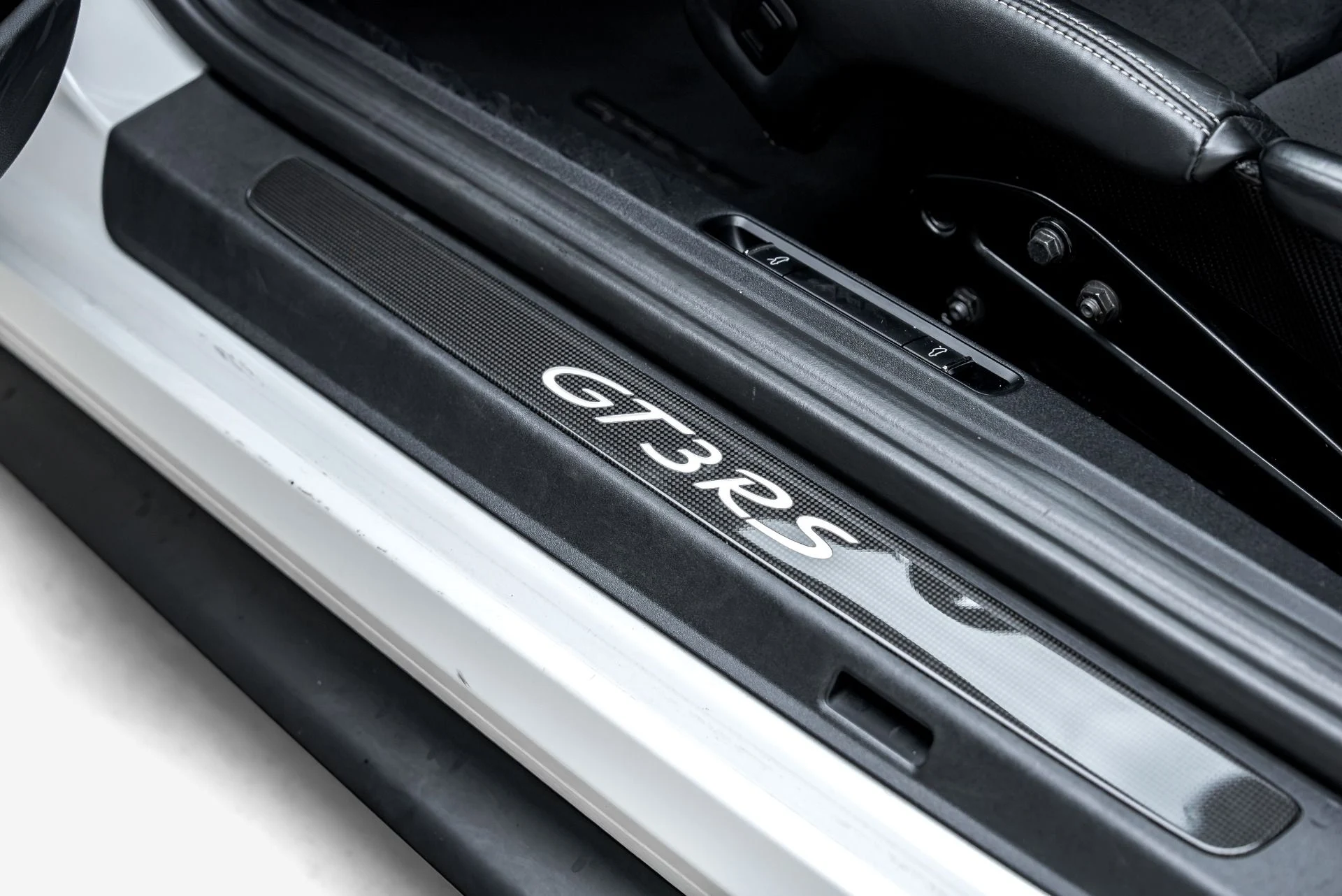 mph039_3394140393_Used_2019_Porsche_911_GT_3_RS_1787346303_ae9861c067