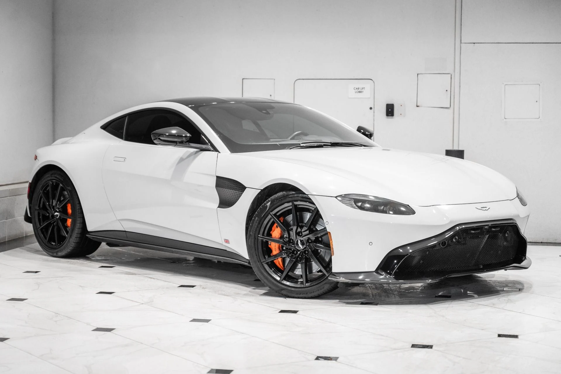 mph039_3395598143_Used_2019_Aston_Martin_Vantage_1790176598_635ca5b0a2