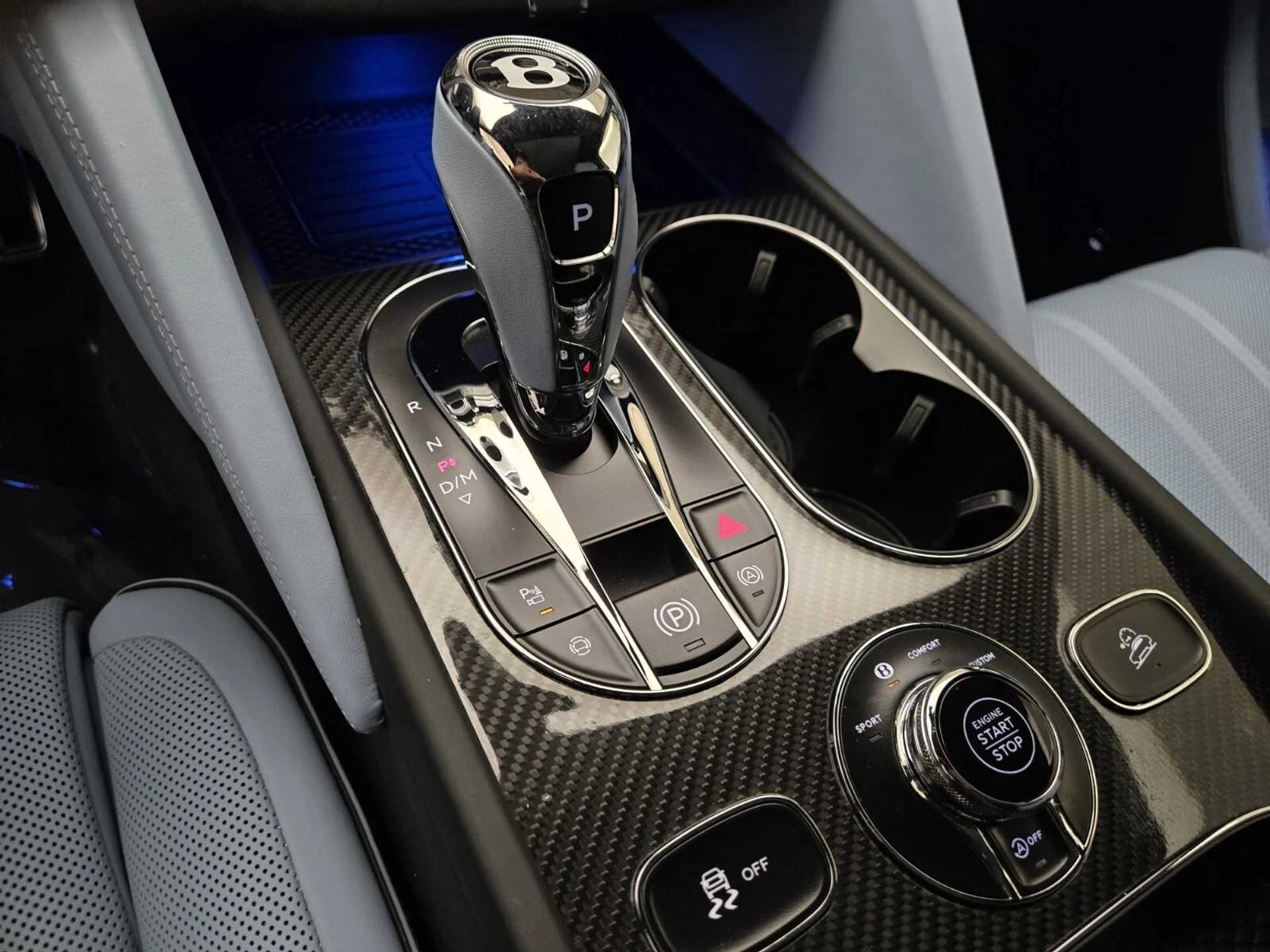 mph039_3395778253_Used_2025_Bentley_Bentayga_V8_1755588442_9379f43c7d