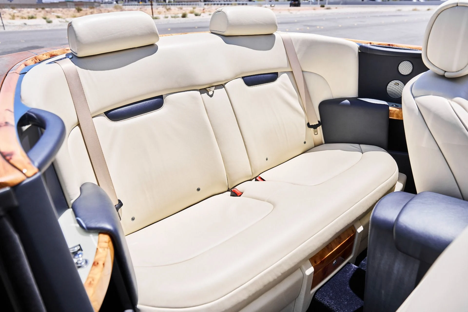 mph039_3396990731_Used_2009_Rolls_Royce_Phantom_Drophead_Coupe_Base_1779209686_21b5f8df4d