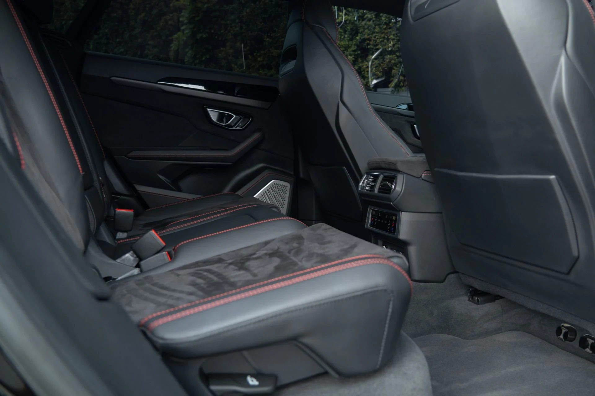 mph039_3413389319_Used_2024_Lamborghini_Urus_S_1757442292_0ab1d8226a